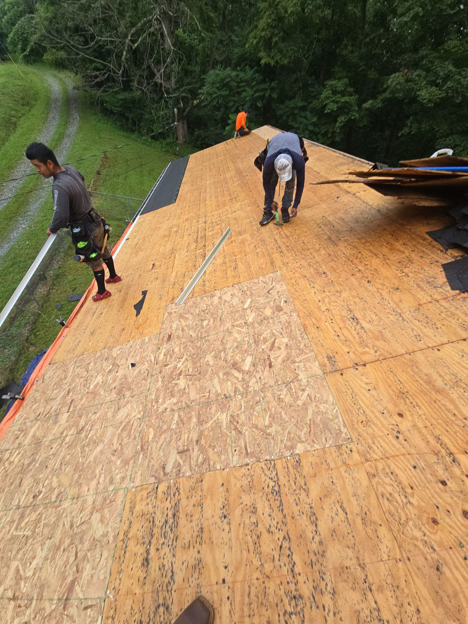 Residential Roofing Installation using GAF Timberline HDZ Charcoal by Rainstoppers Roofing