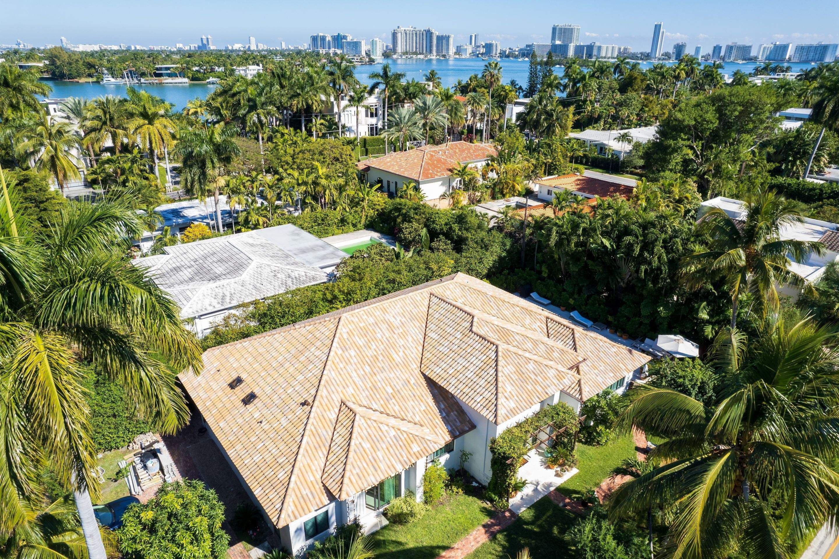Ludowici - Spanish S - Provence Impressionist by Istueta Roofing