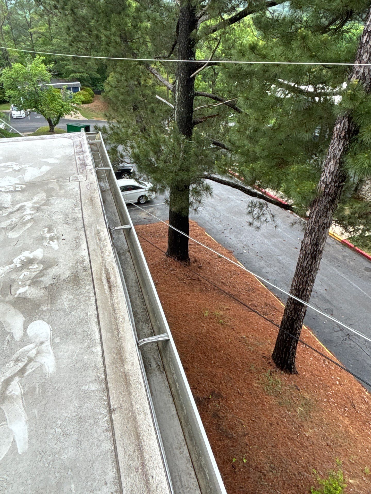 HOA gutter cleaning after photo.