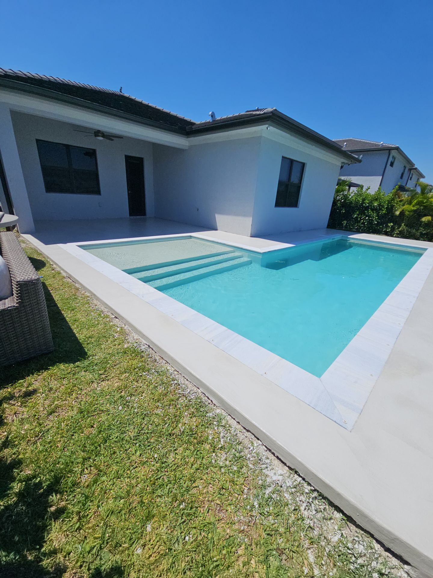 Pool Deck Resurfacing by Seamless Surfaces