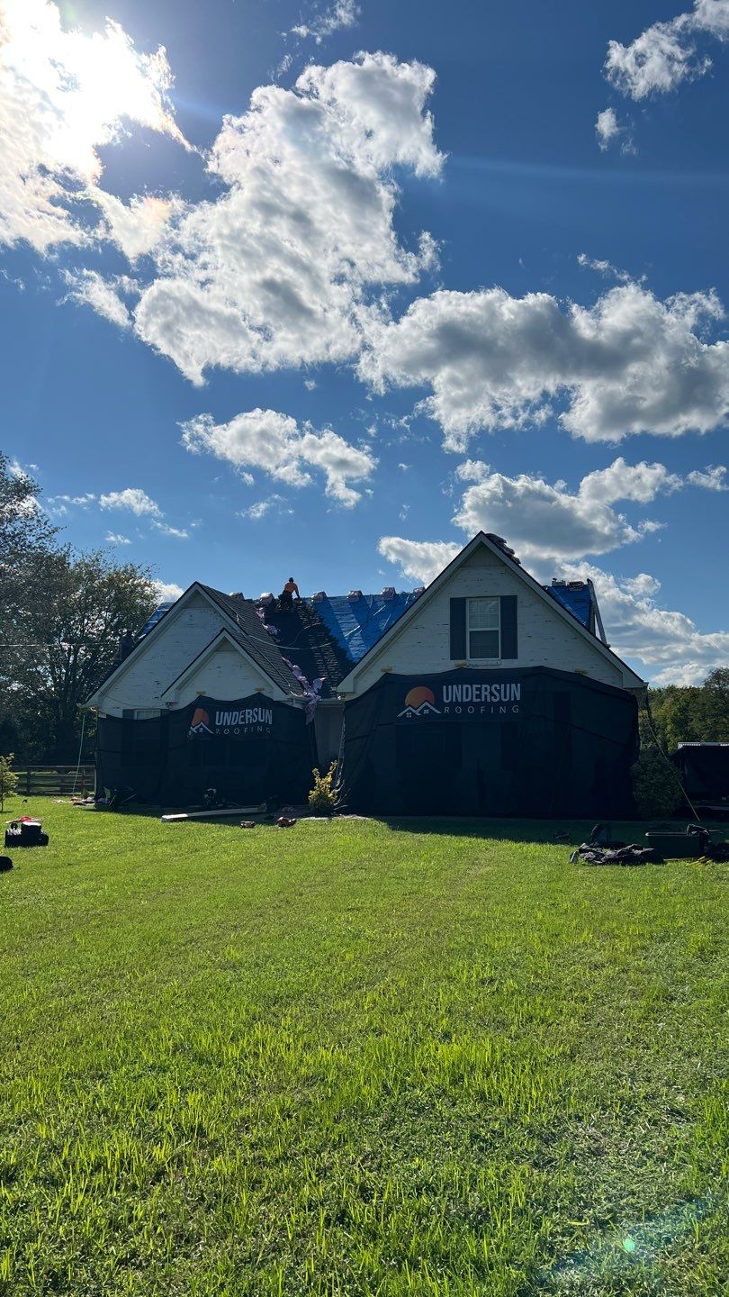Residential Roofing Installation using Owens Corning Oakridge Roofing System by Undersun Roofing 