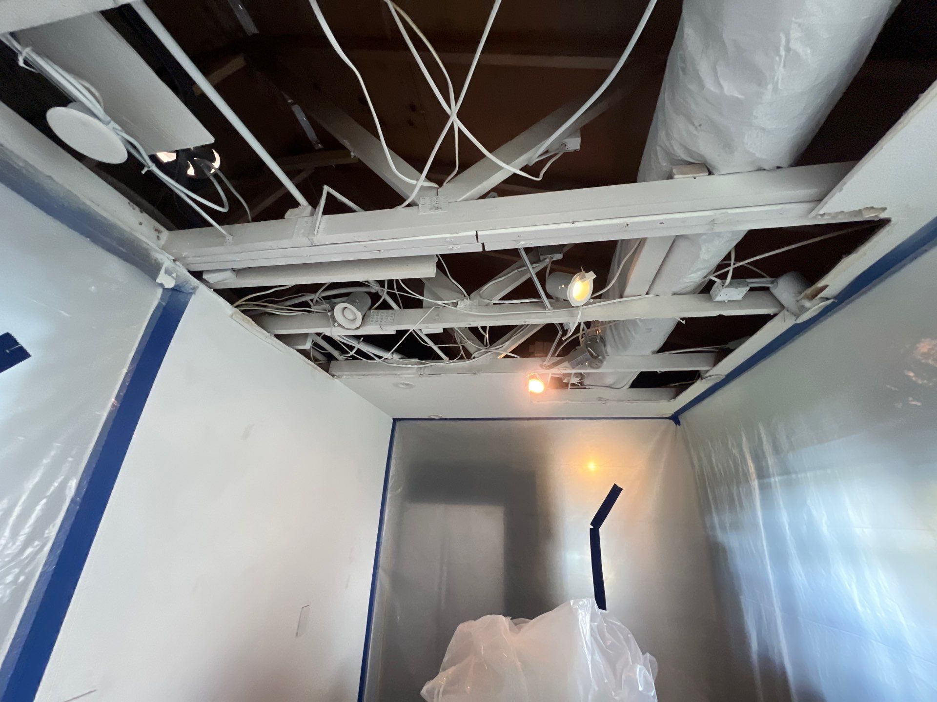 Windstorm Damage & Multi-Room Water Mitigation in St. Petersburg by Right On Time Restoration