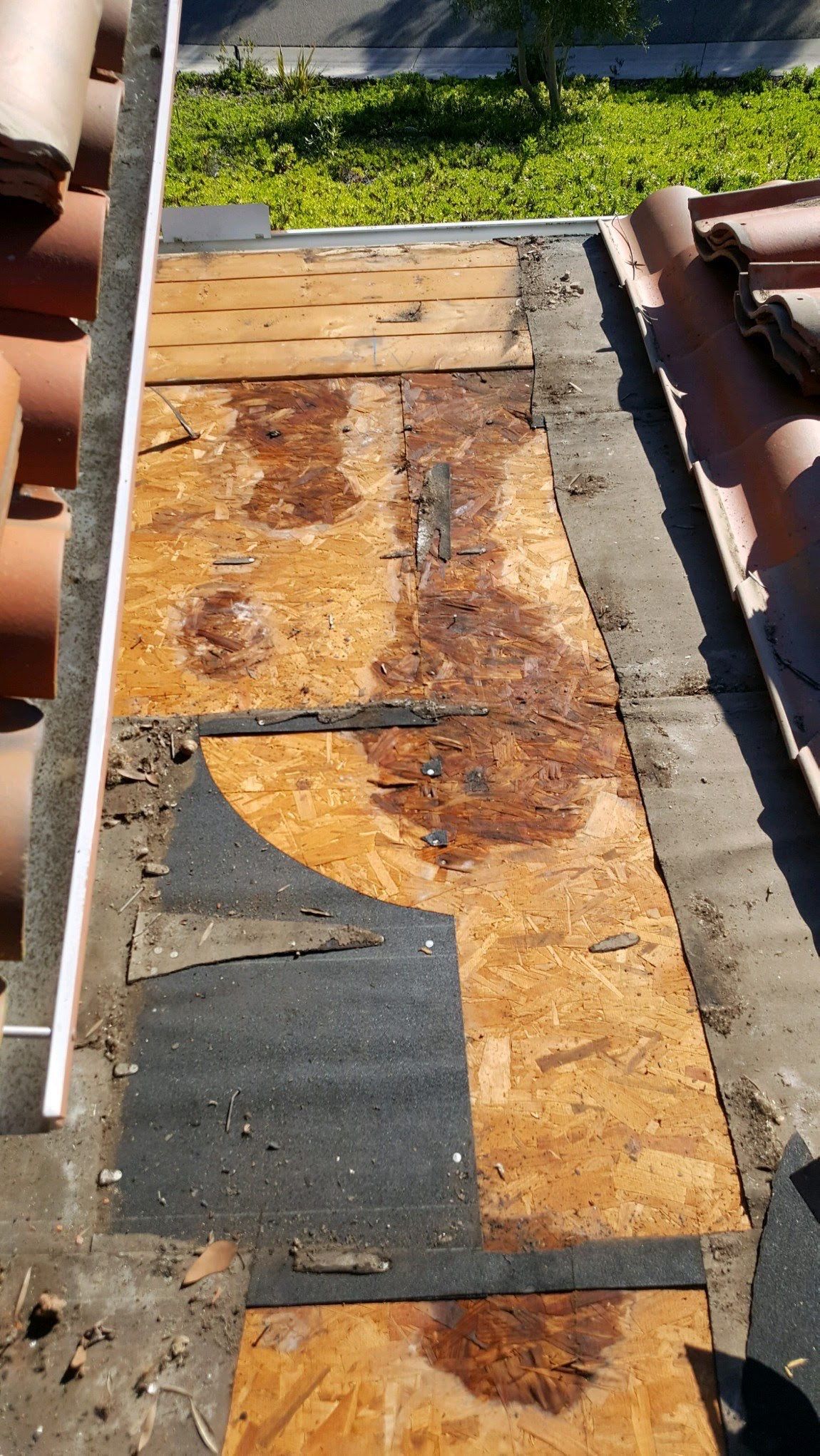 Encinitas, CA | Clay S Tile Valley and Stucco Wall Leak Repair by Zenith Roofing Services