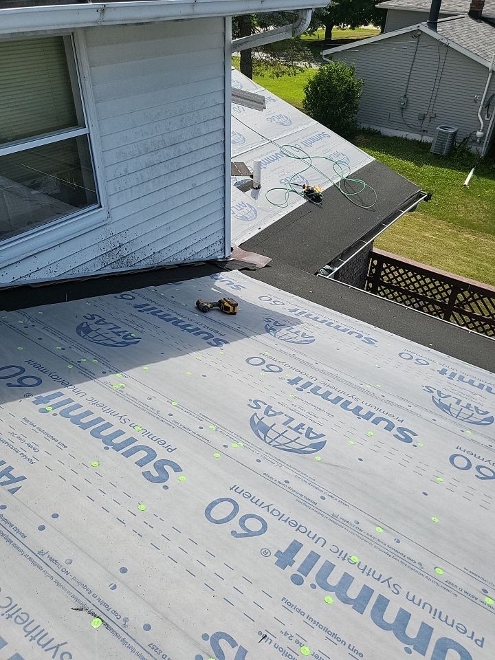 ATLAS PINNACLE COLOR: HEATHER by Eagle Eye Roofing