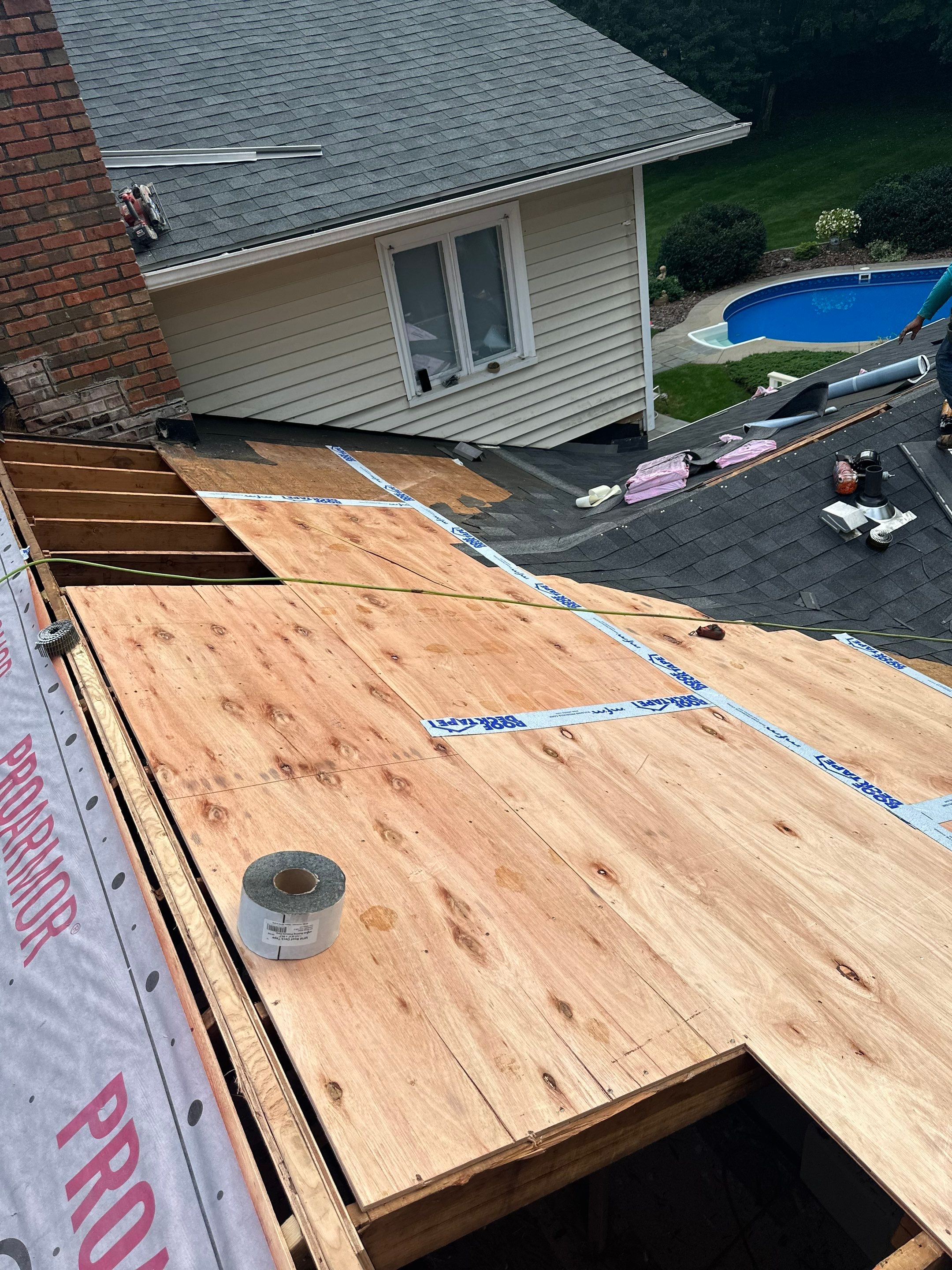 Residential Roofing Installation using Owens Corning TruDefinition Duration AR - Onyx Black & New Siding Using Mainstreet Charcoal Gray by A Plus Exterior