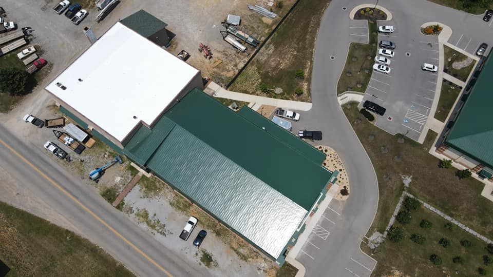 Project by Commercial Roofing Pros  by Commercial Roofing Pros 