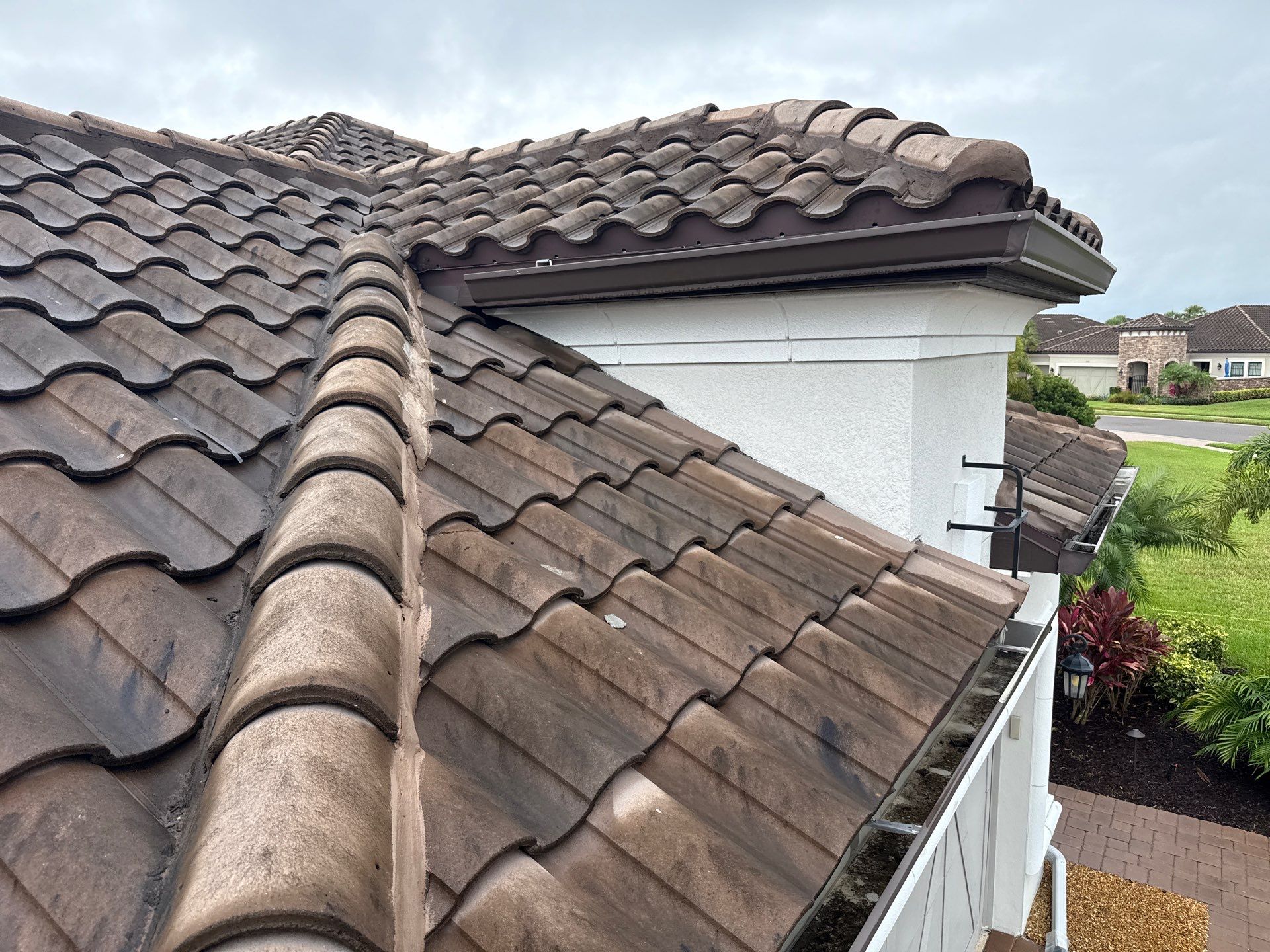 Concrete Tile Roof, Paver Driveway & Lanai Cleaning – Artisan Lakes Esplanade, Palmetto, FL by Sunshine AquaWash