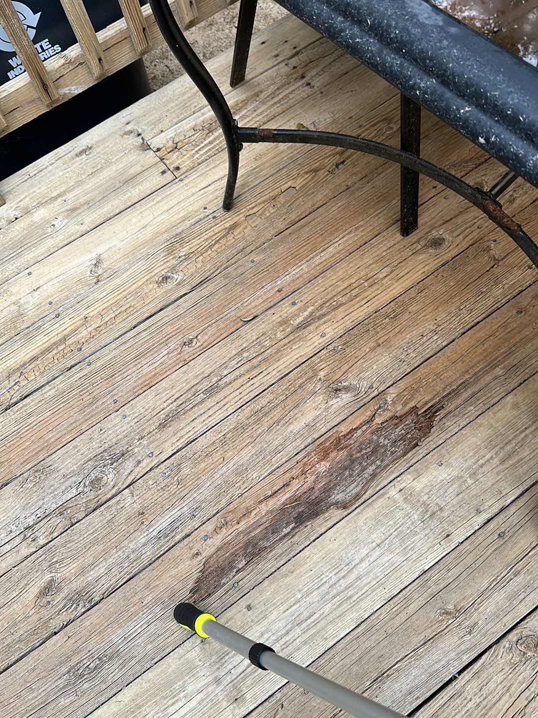 Weathered Deck using AcryFin by DuraSeal