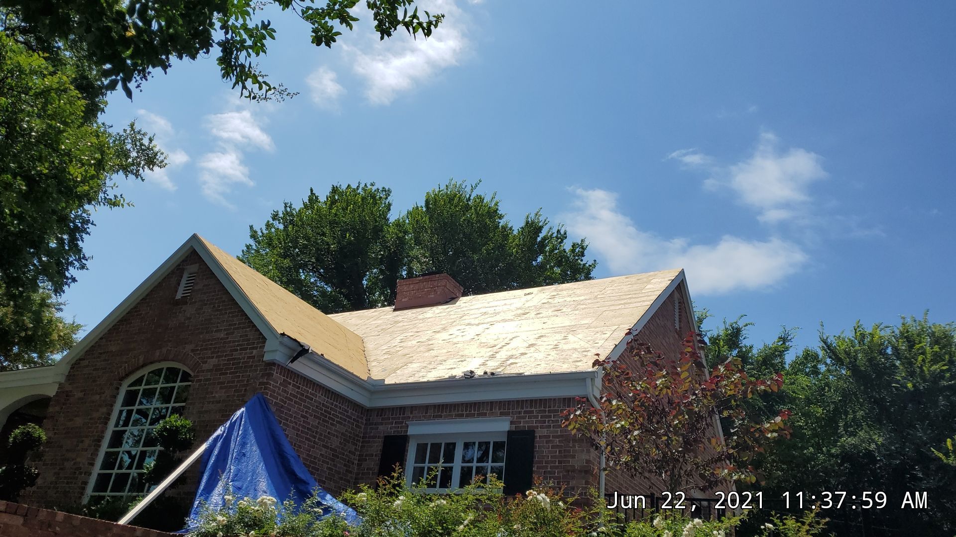 Residential Roofing Installation using Malarkey Legacy Scotchgard Shingles by Harvey Roofing & Construction