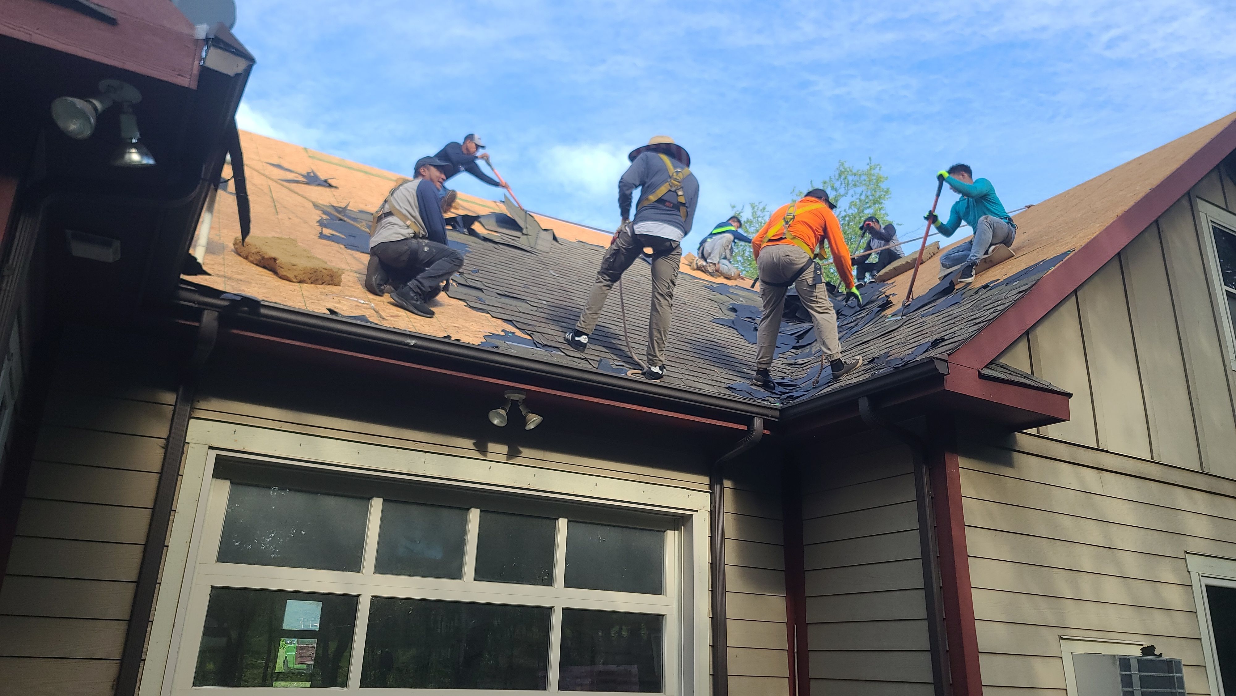 Tony's roof by BROCK BUILDERS 