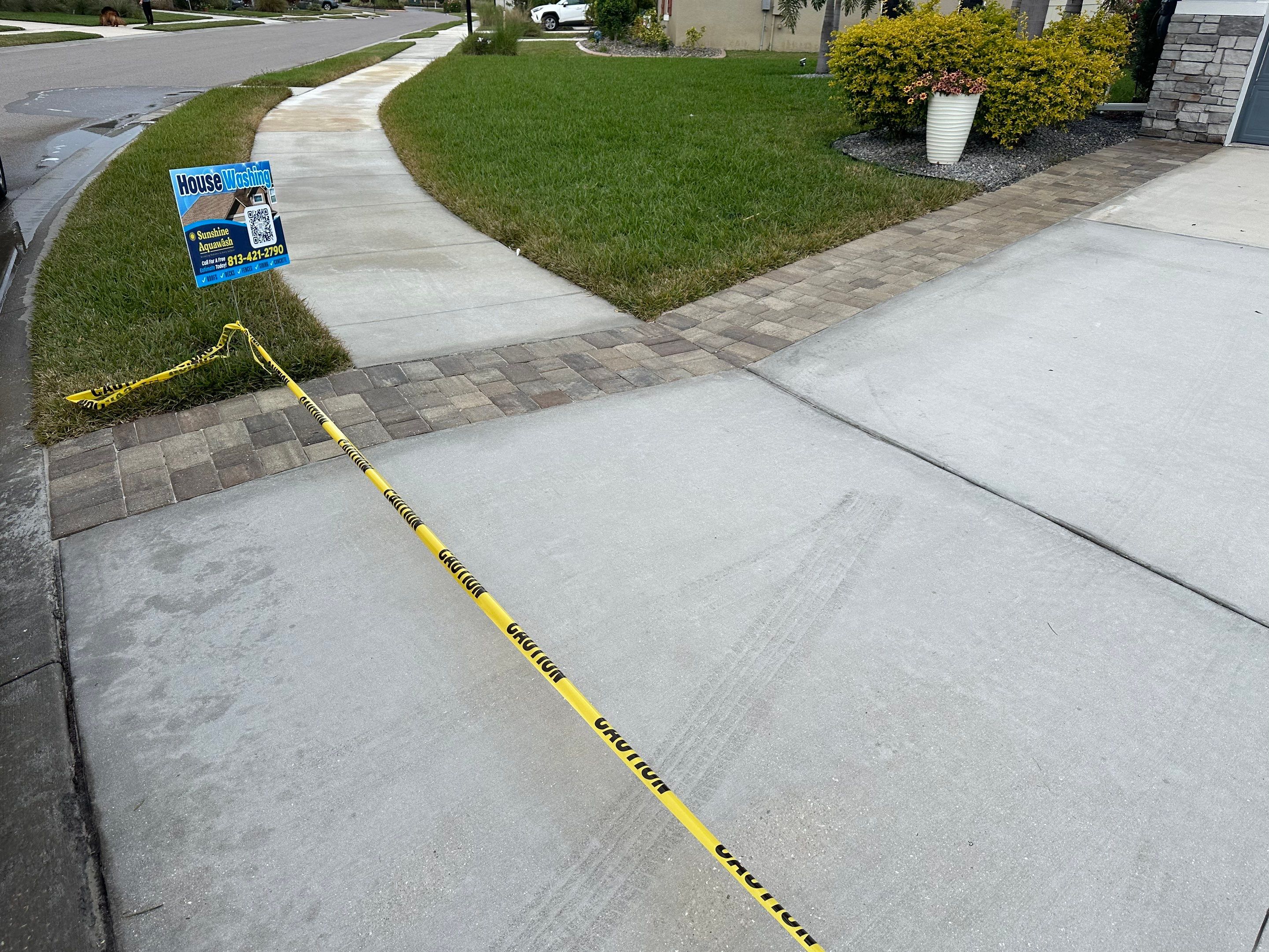 Roof Cleaning, Driveway Cleaning & Paver Patio Cleaning in Willow Palms Estates, Palmetto, FL | Sunshine AquaWash by Sunshine AquaWash