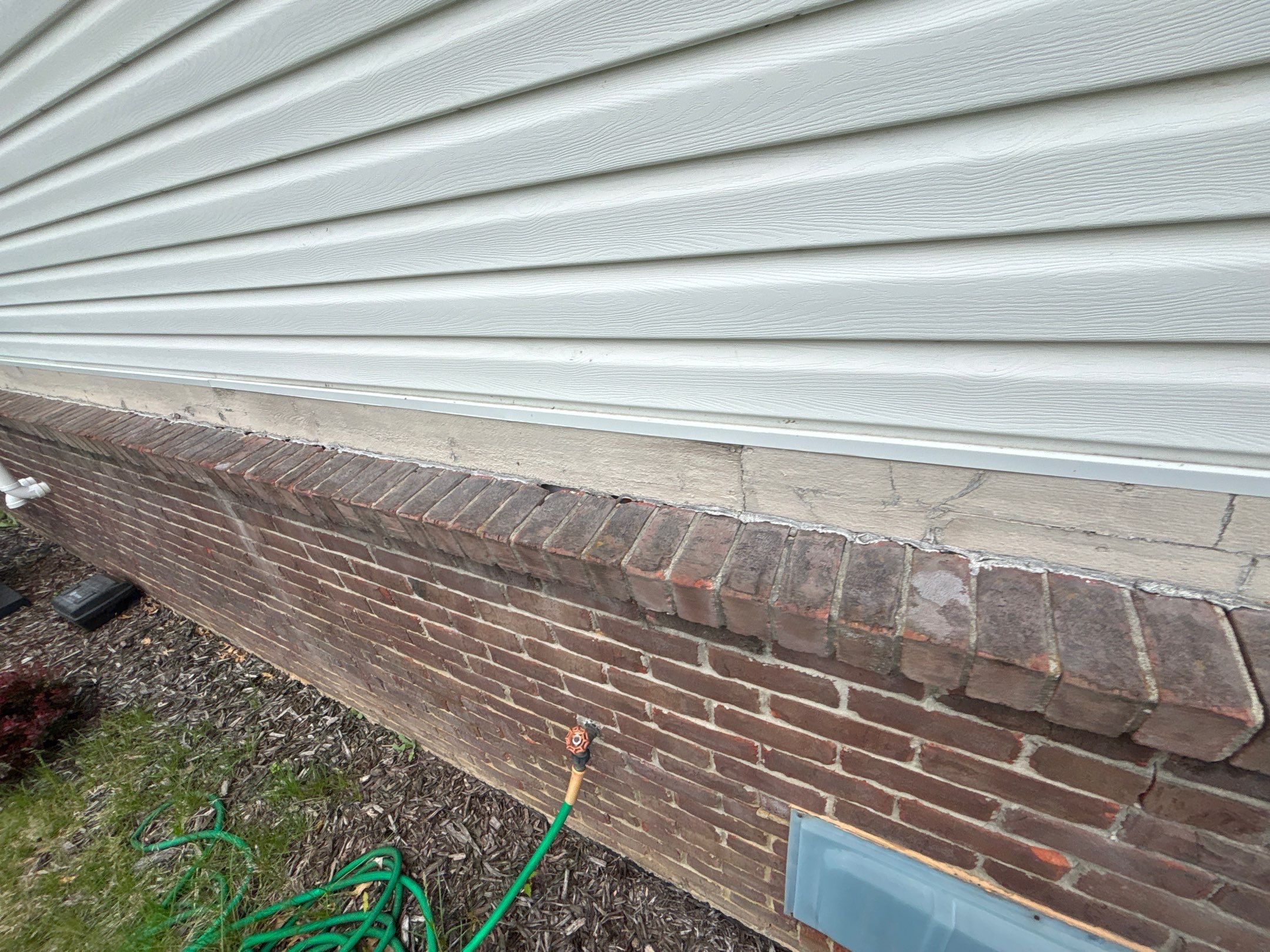 Siding Replacement using Alside D4 Odyssey-Plus Dutchlap Tuscan Clay by 180 Contractors
