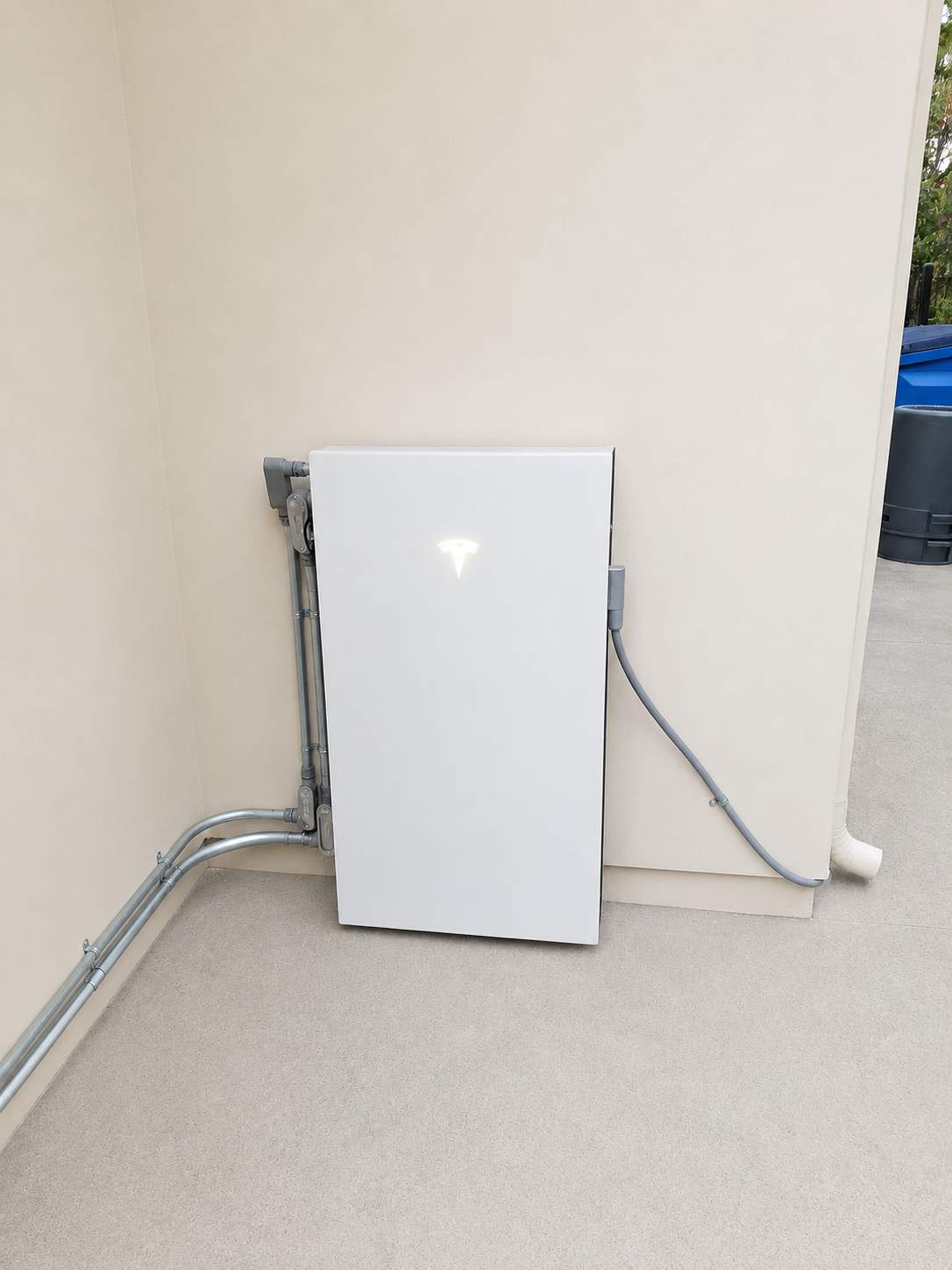 Tesla Powerwall and Solar Panel Installation in La Cañada Flintridge by AWS Solar