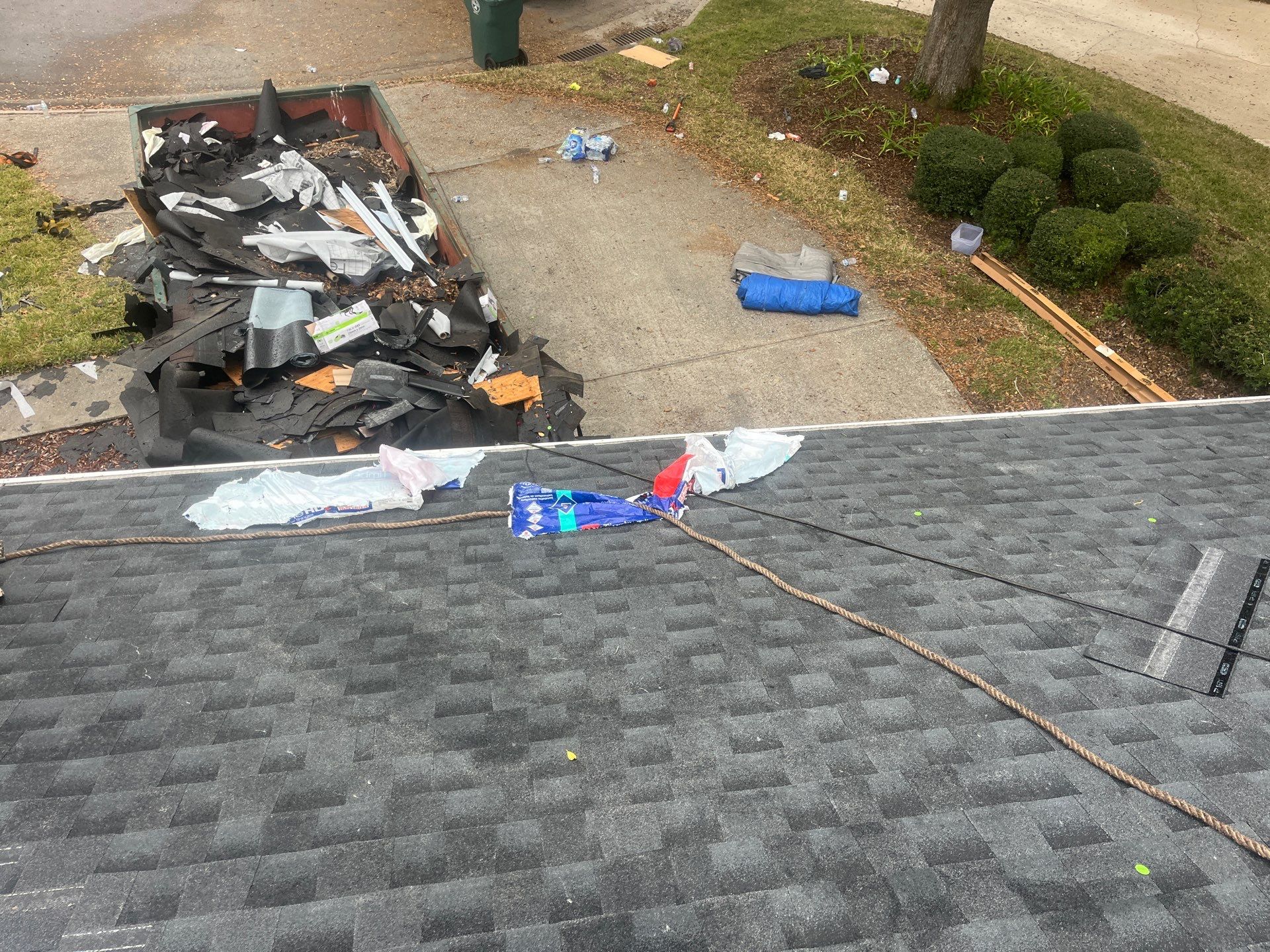 GAF Charcoal Architectural Shingle - Re-roof by Endless Summer Roofing Co.