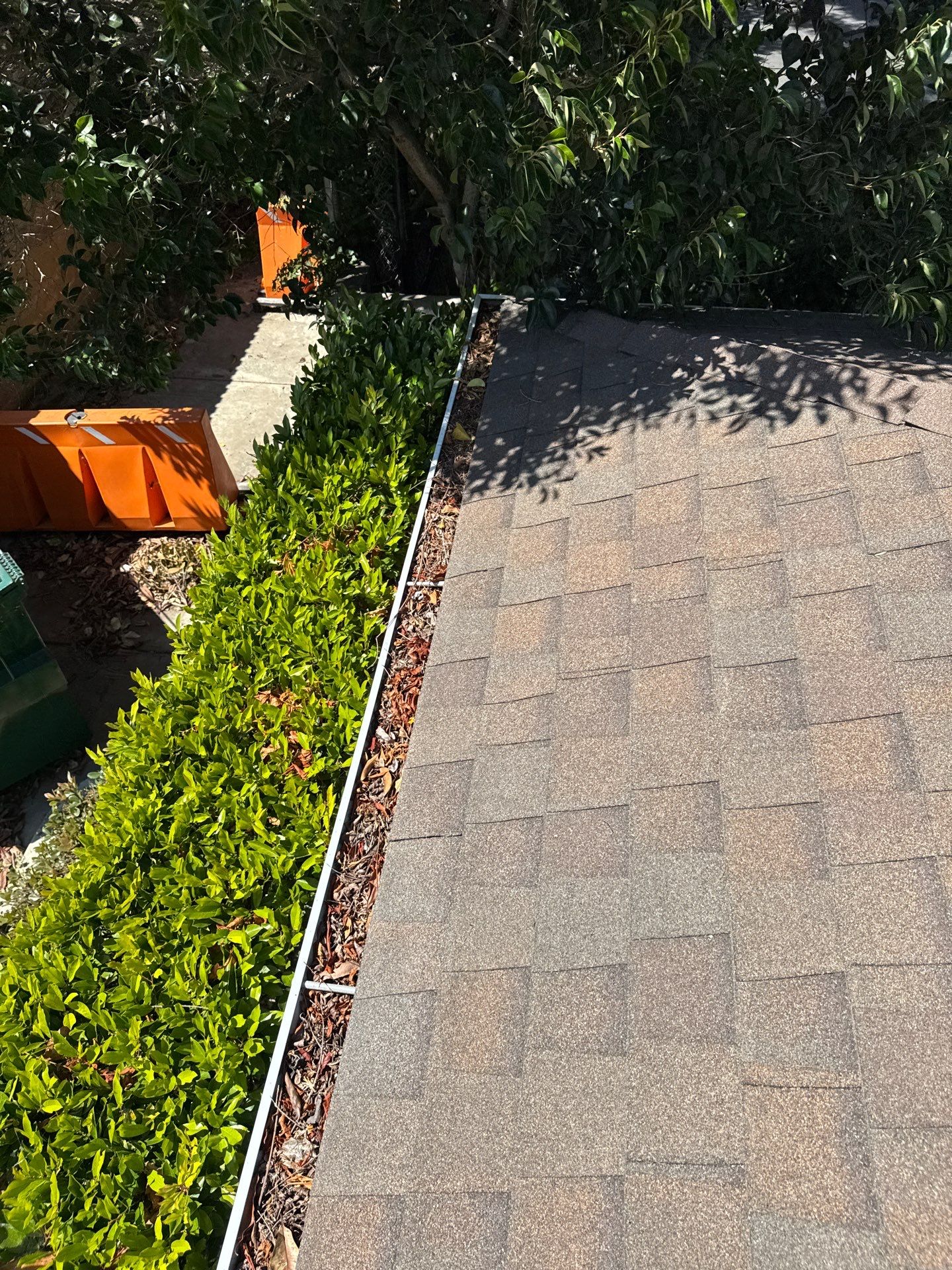 HOA gutter cleaning before