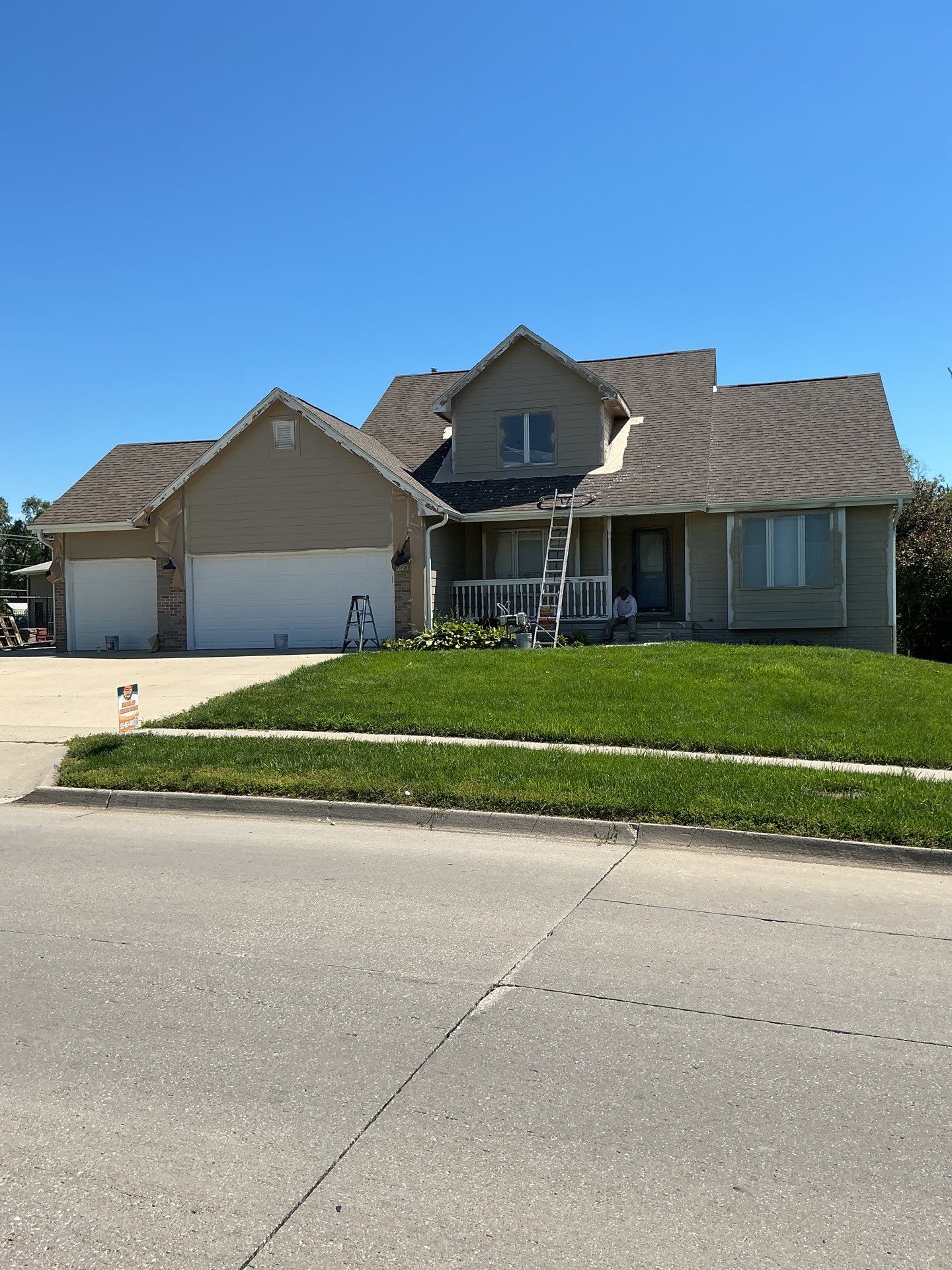 Residential Exterior Repaint  by Midwest Paint LLC