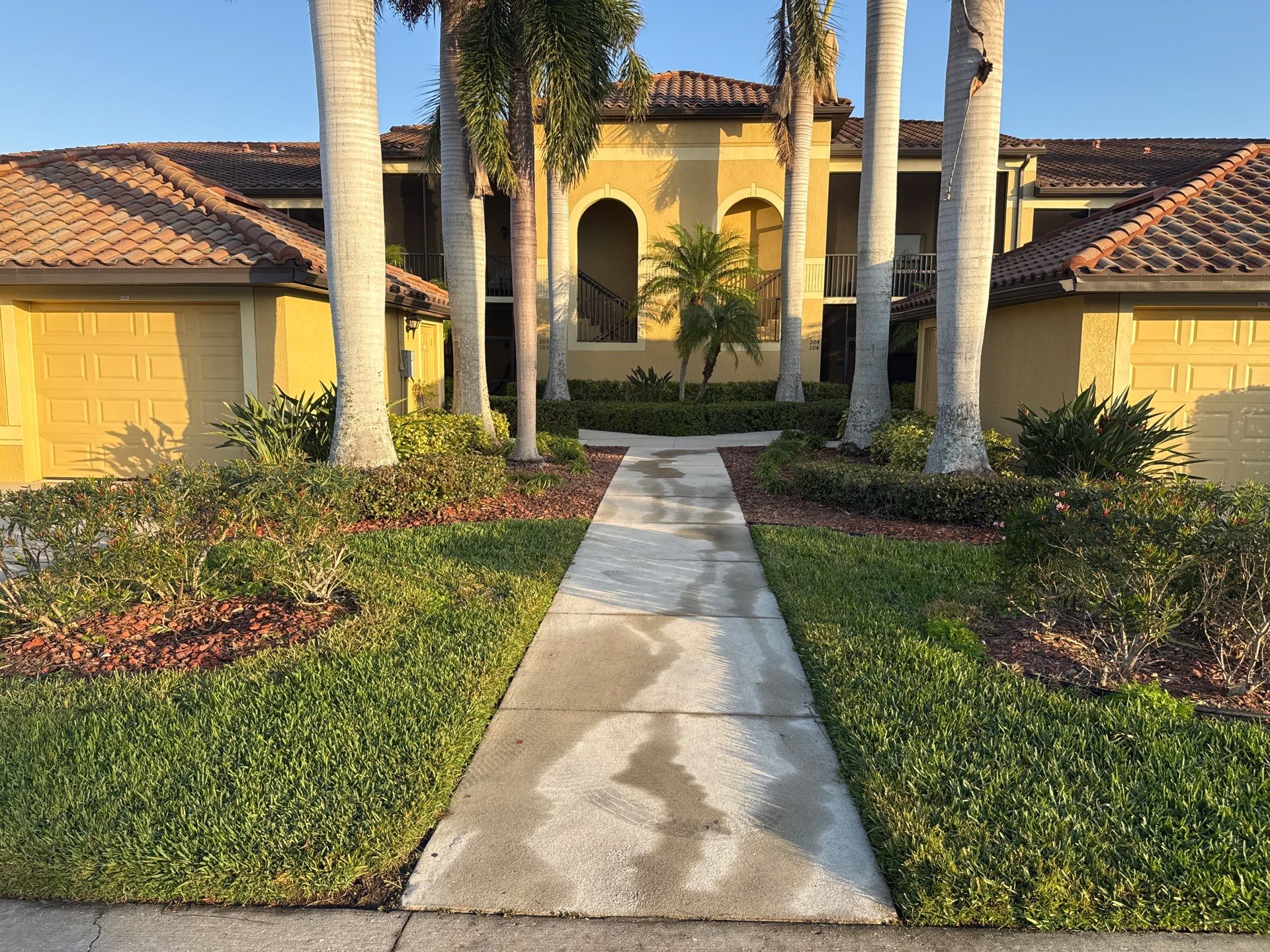 HOA Community Cleaning River Strand, Bradenton, FL | Sunshine AquaWash by Sunshine AquaWash