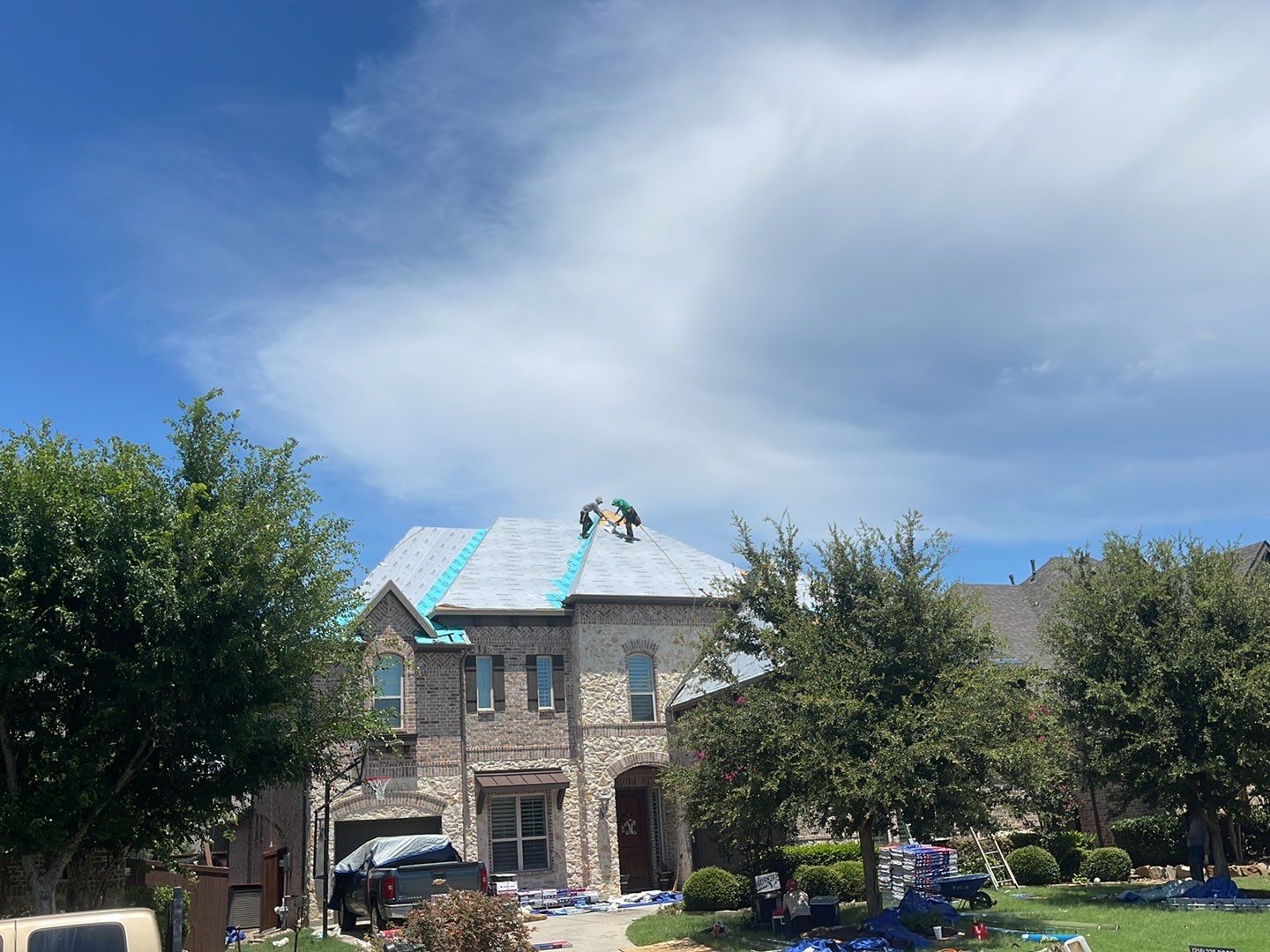 GAF HDZ - Weathered Wood by Elite Roofing LLC