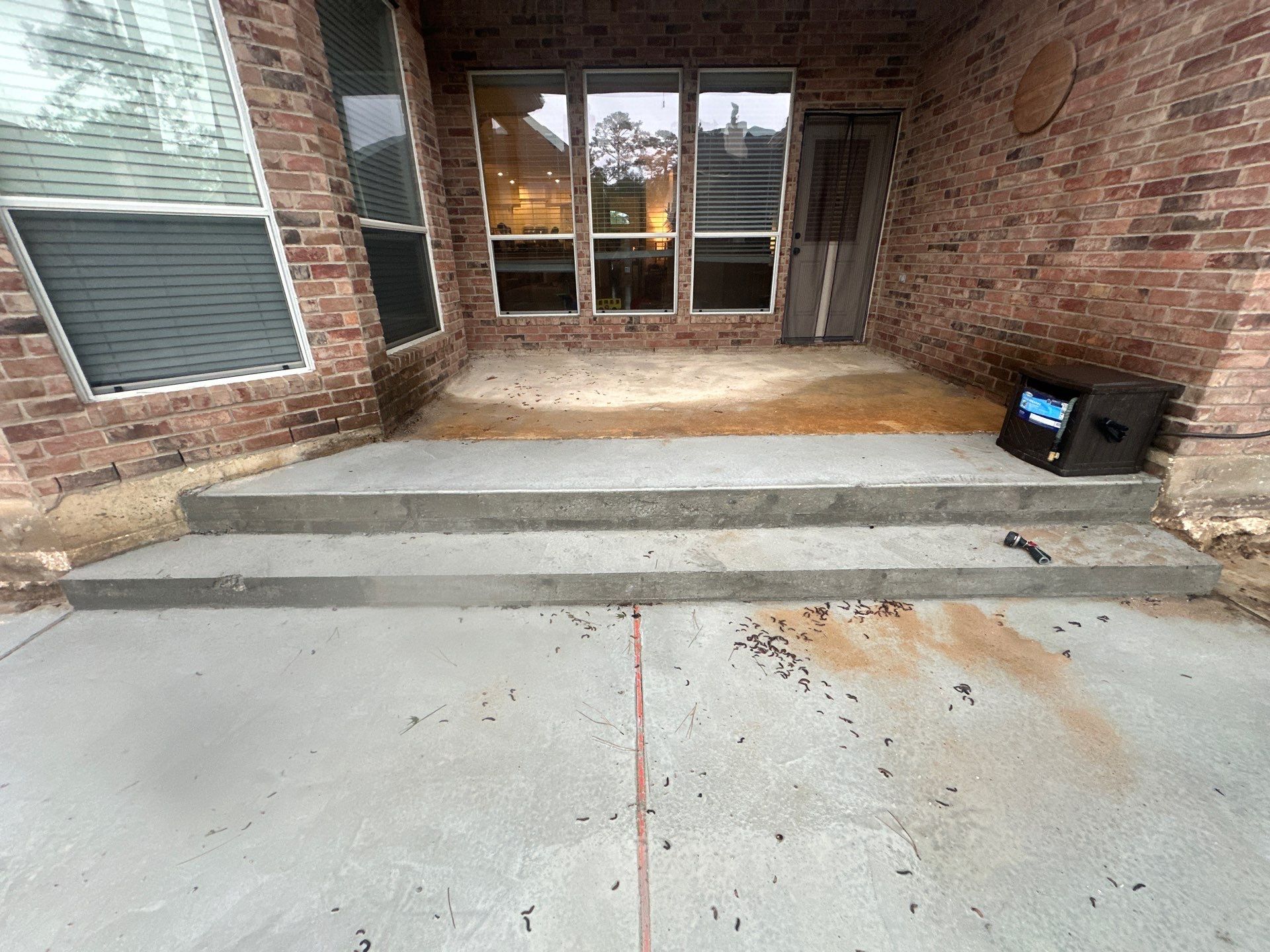 Pool, Patio Cover and Summer Kitchen in Sterling Ridge by SophAlx LLC