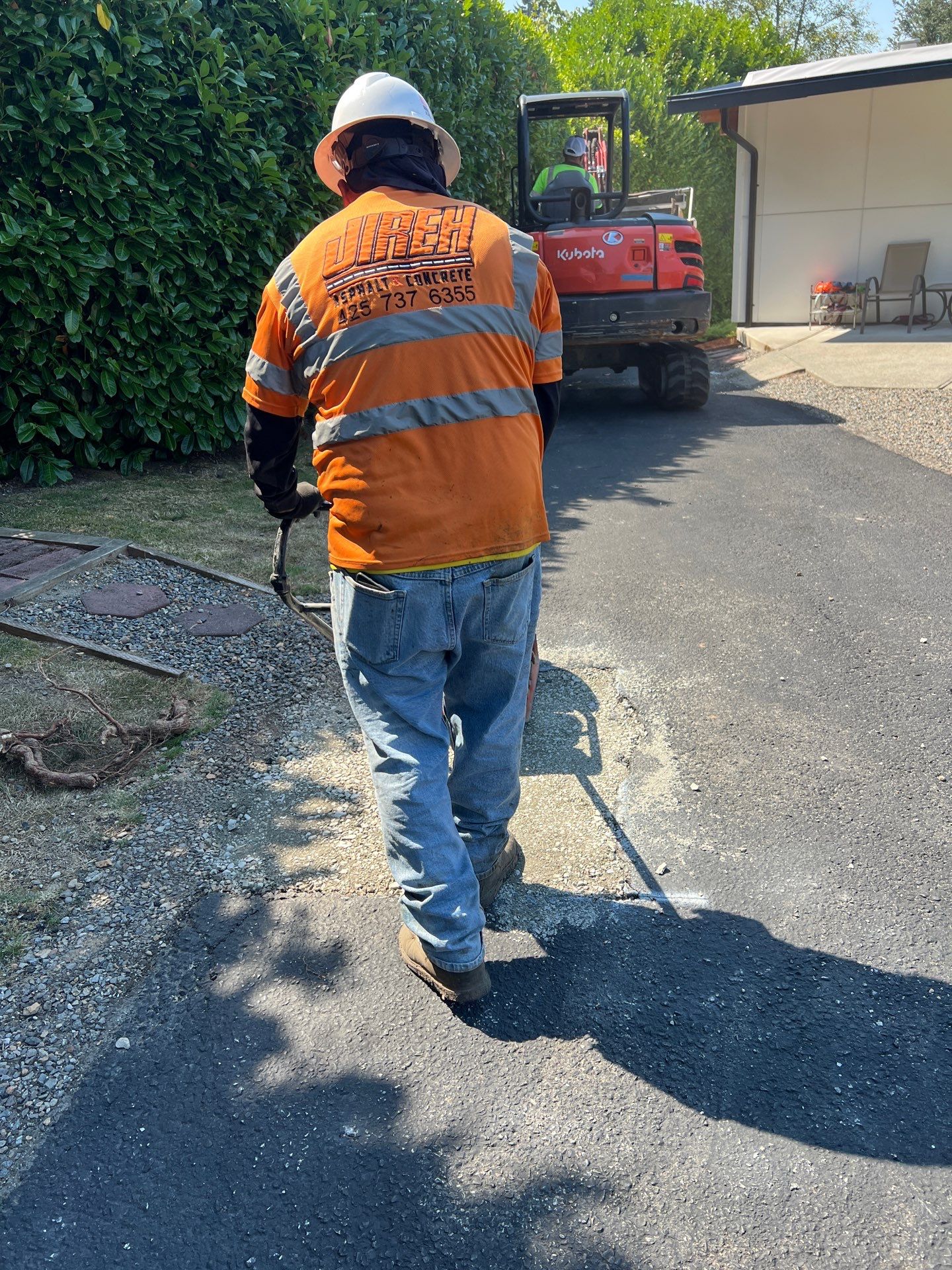 Sealcoat Driveway Repair | Everett  by Jireh Asphalt & Concrete Inc 