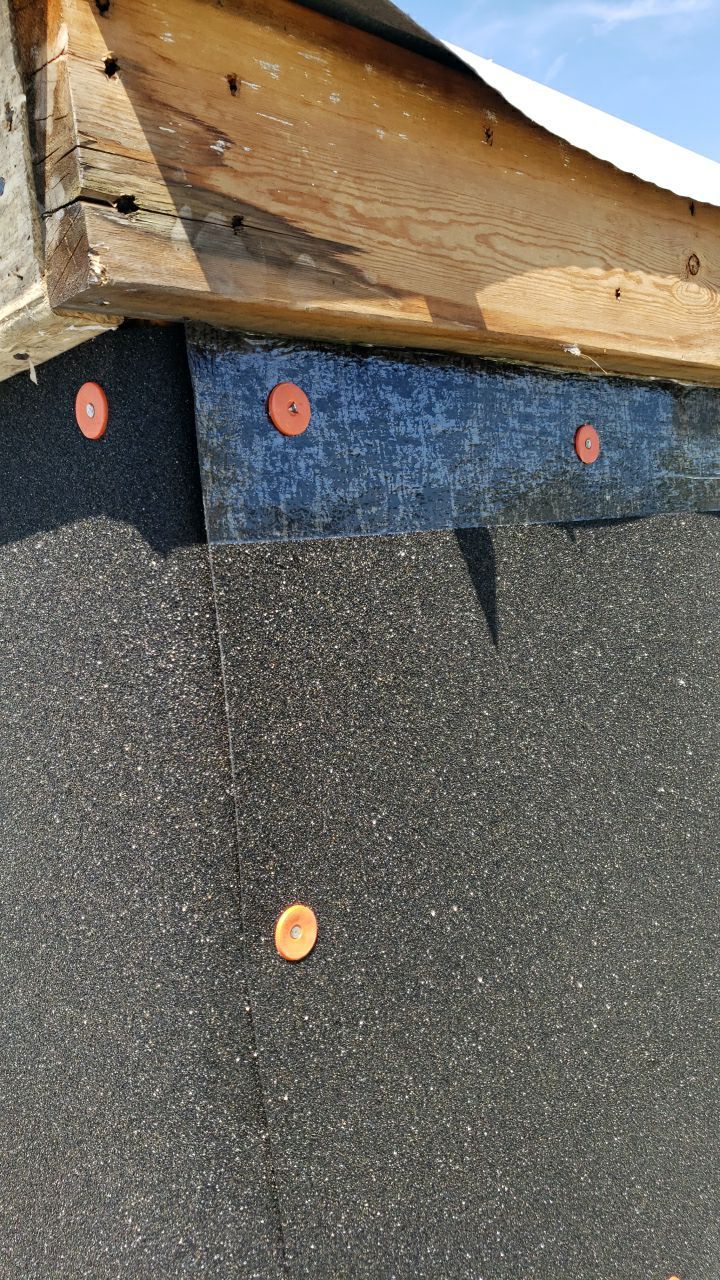 Brand: Atlas Pinnacle Color: Pristine Scotchgard Weathered Shadow Drip: Musket Brown by Eagle Eye Roofing