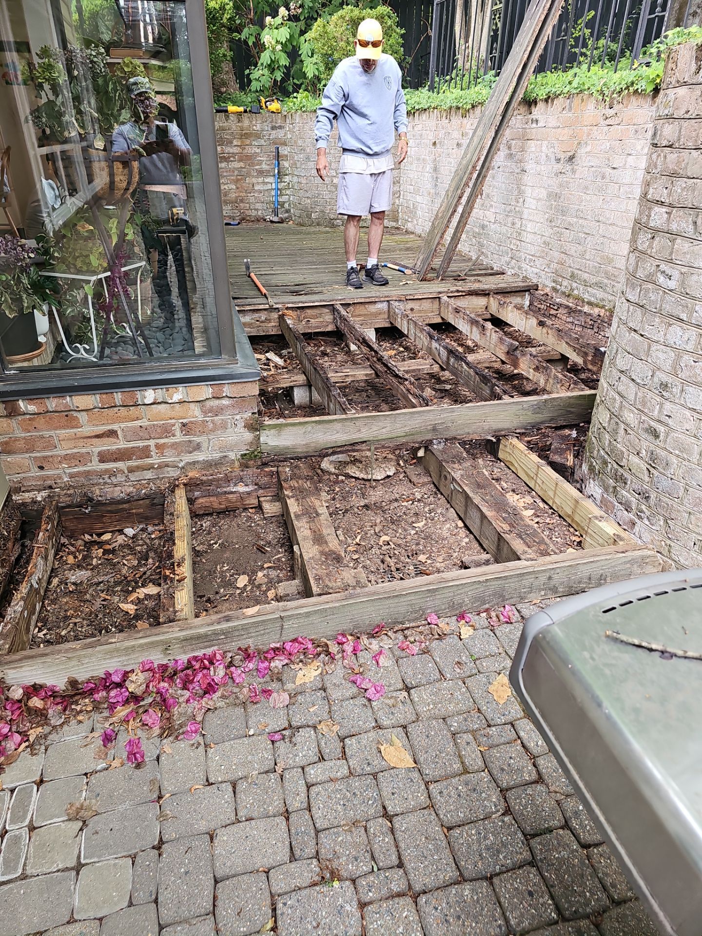 Custom Curved Deck Build – Residential by Billy Weatherspoon Contractor