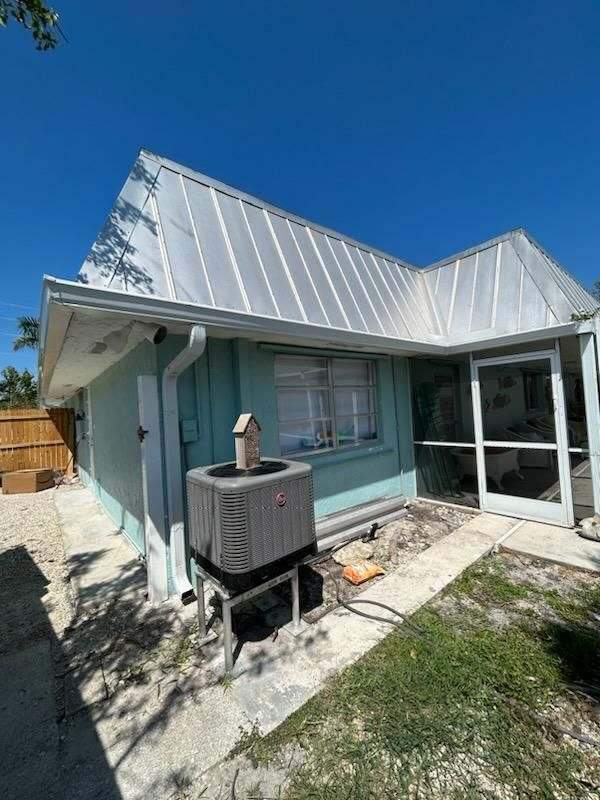 7-Inch Seamless Gutters in Sanibel FL by Gutter Professor by Gutter Professors