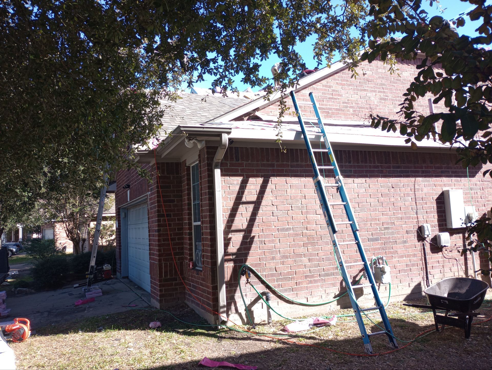 Residential Roofing Installation using Owen's Corning Duration (Lifetime) Shingles by Roof Repair Company