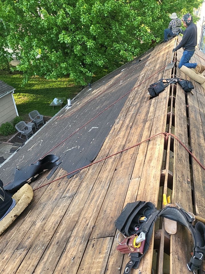 ATLAS PINNACLE COLOR: WEATHERED SHADOW by Eagle Eye Roofing