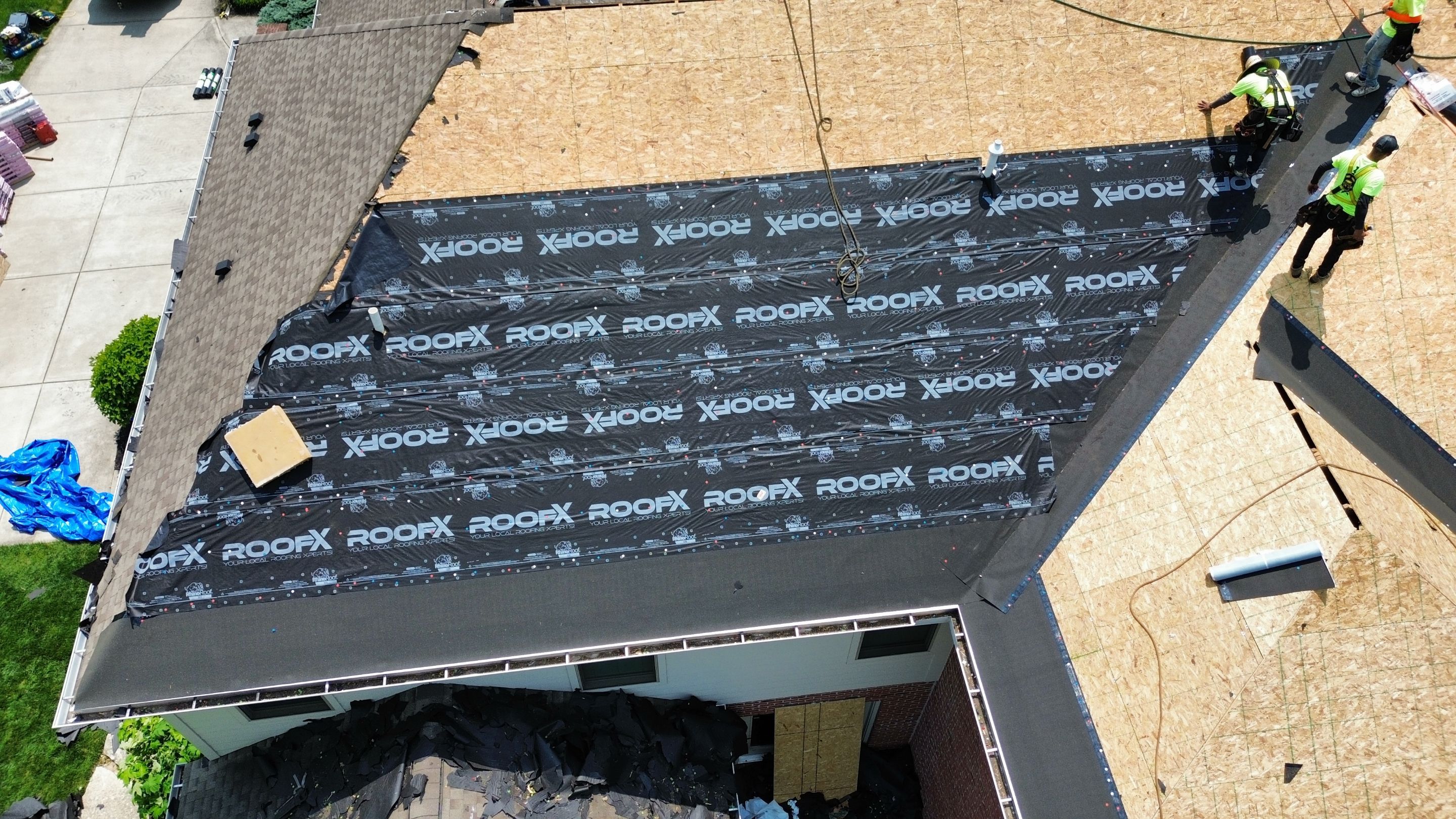 Residential Roofing Installation using Duration Series Shingles - Colonial Slate by RoofX 