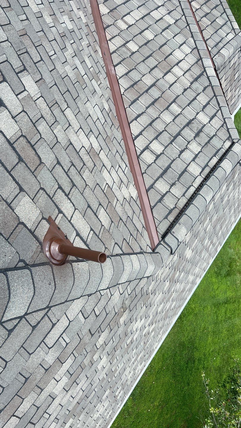 Roof Replacement using Certainteed Grand Manor Shingles by American Home Contractors