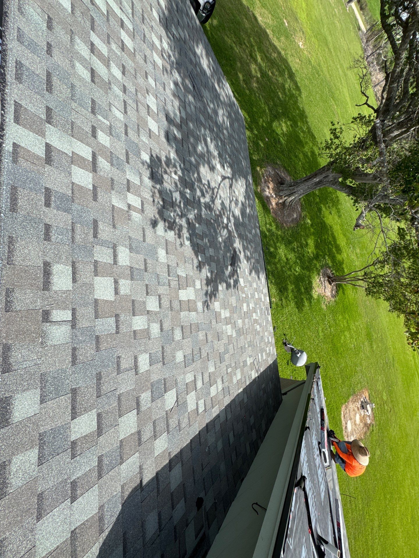 Roof Replacement louise by Roof Repair Company