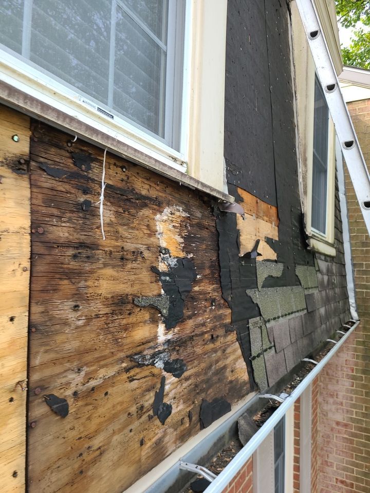 Alexandria - Certainteed Landmark Weathered Wood Shingles by RM Banning, Inc.