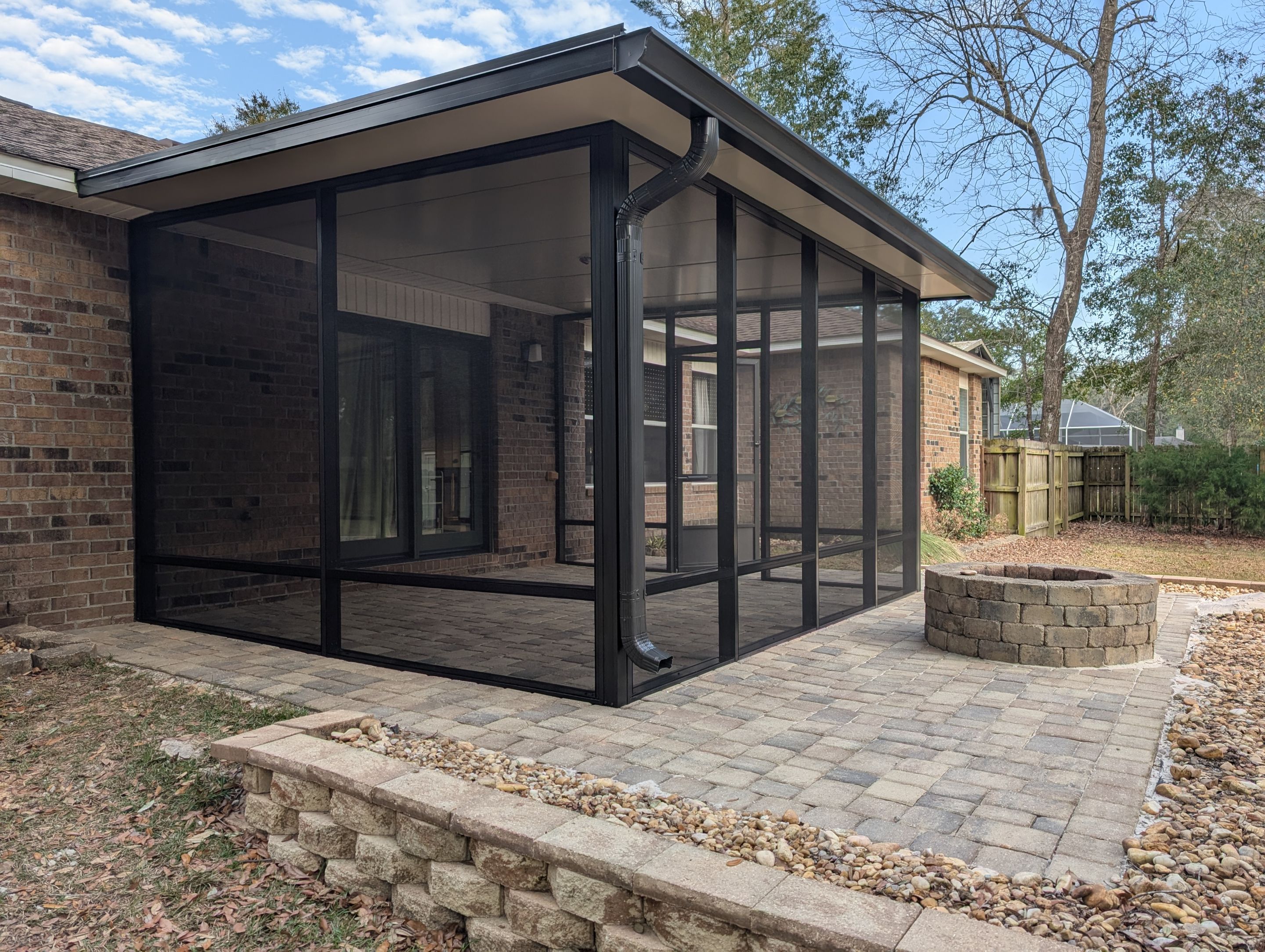 Screen Room using Colorbeam in Freeport by Titan Sunrooms