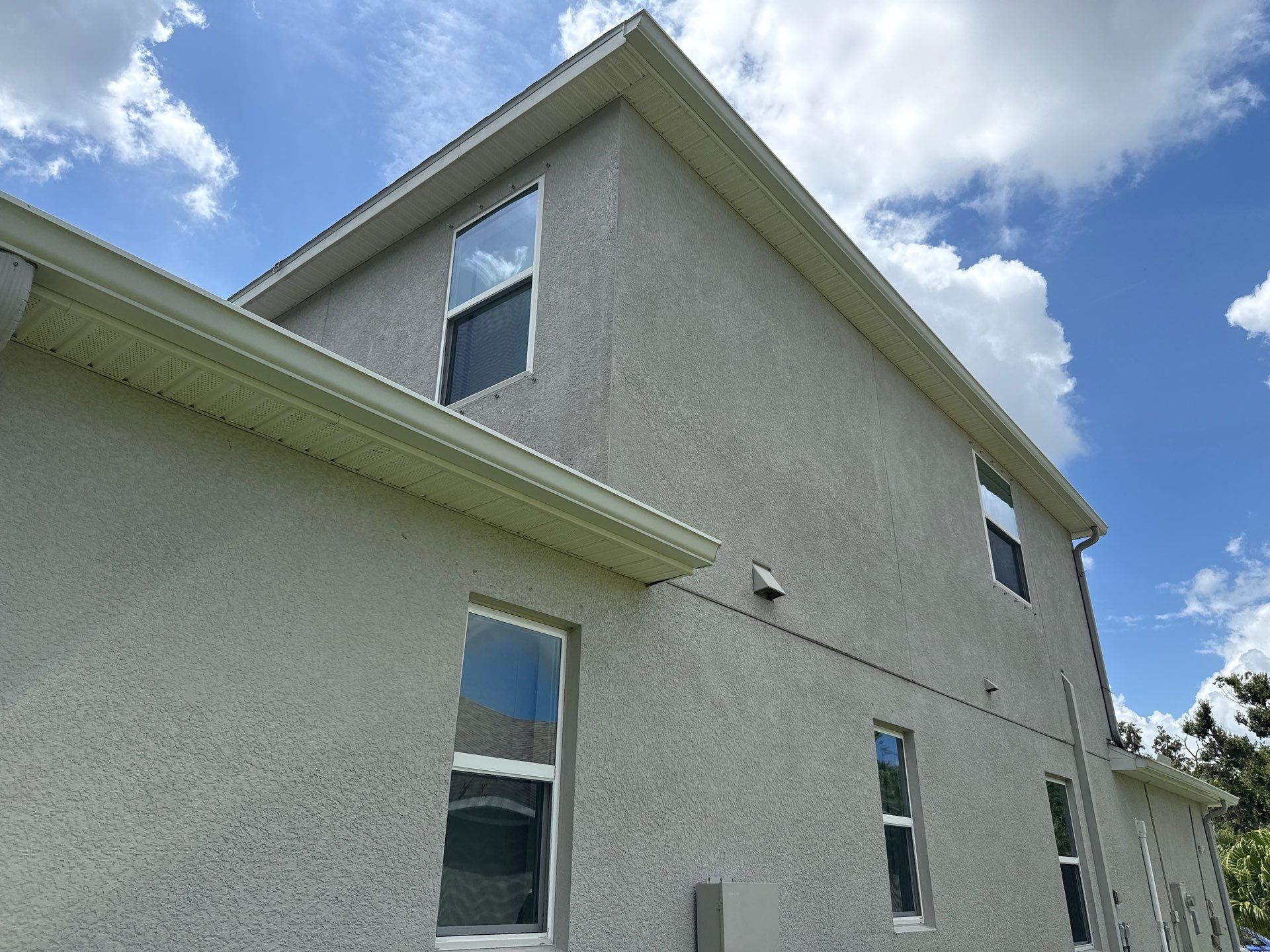 HOA-Required House Wash & Concrete Cleaning – Old Mill Preserve, Palmetto, FL by Sunshine AquaWash
