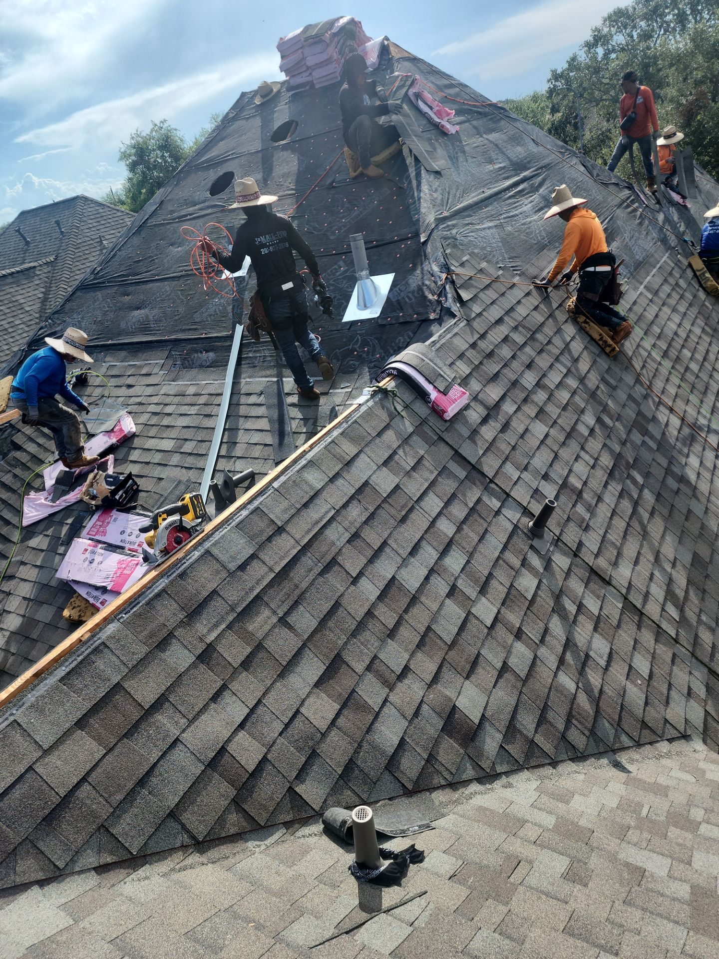 Residential Roofing Installation using Owen's Corning Duration (Lifetime) Shingles by Roof Repair Company