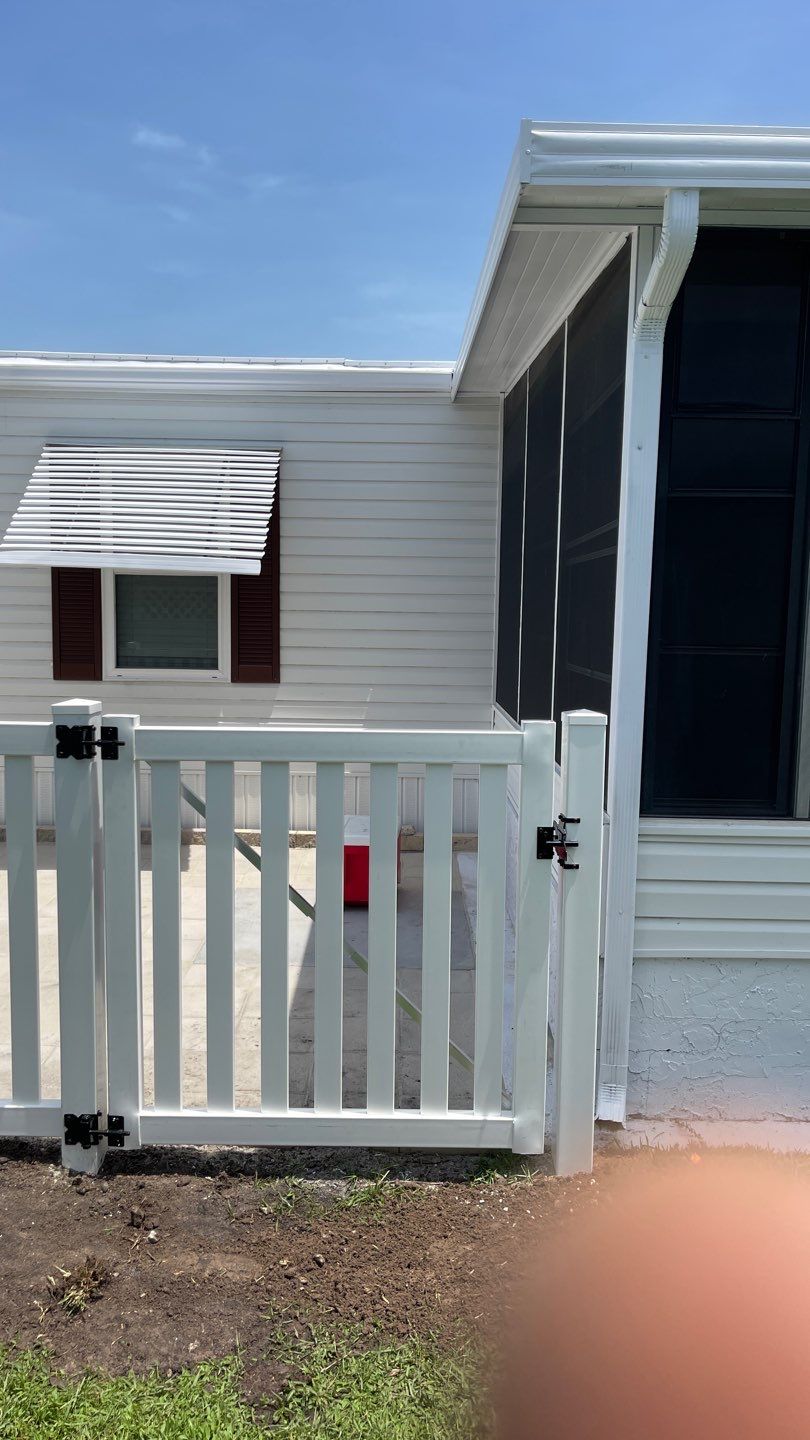 Palmetto, FL 4 ft. Tall White Vinyl Spaced Picket Fence by Asap fence and gates, LLC