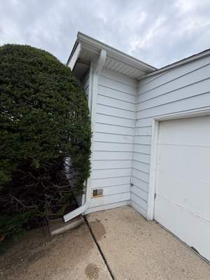 Turtle Shell gutter protection installation in Elgin, IL 60123, photograph 13