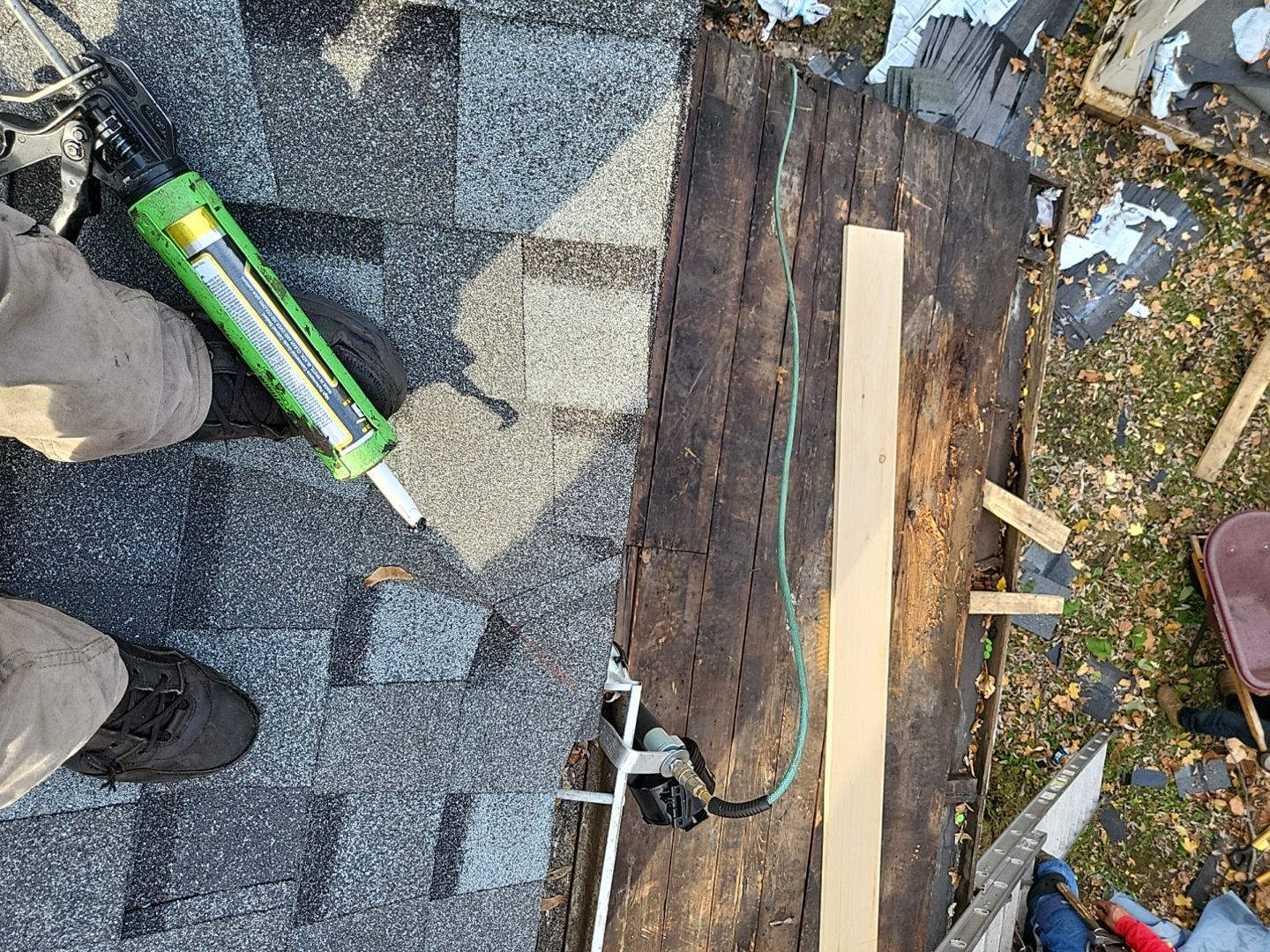 ATLAS PINNACLE COLOR: COASTAL GRANITE DRIP EDGE: WHITE by Eagle Eye Roofing