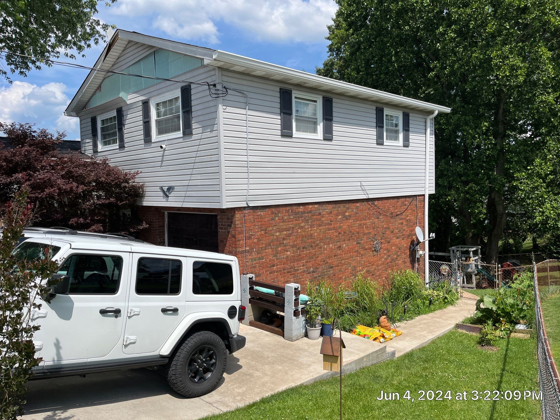 Siding Installation using Mastic Plygem Carvedwood by Fahey Roofing + Contracting