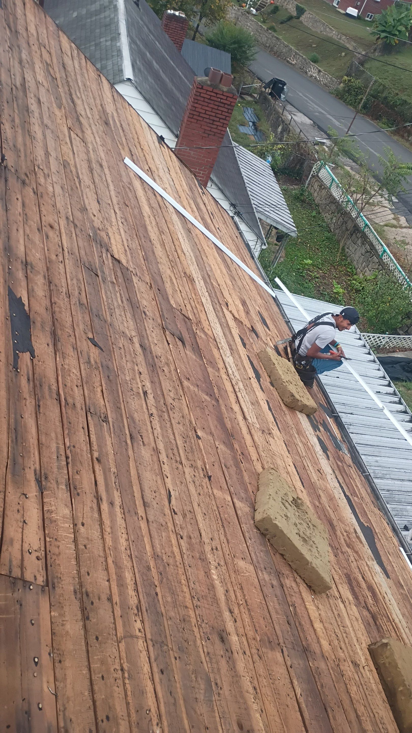 Residential Roofing Installation using GAF Timberline HDZ Fox Hollow Grey by Rainstoppers Roofing