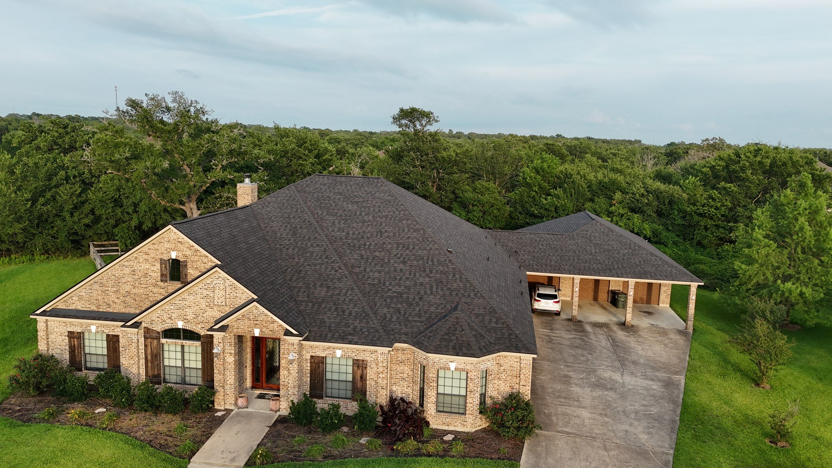IKO Dynasty Glacier by Perennial Roofing 