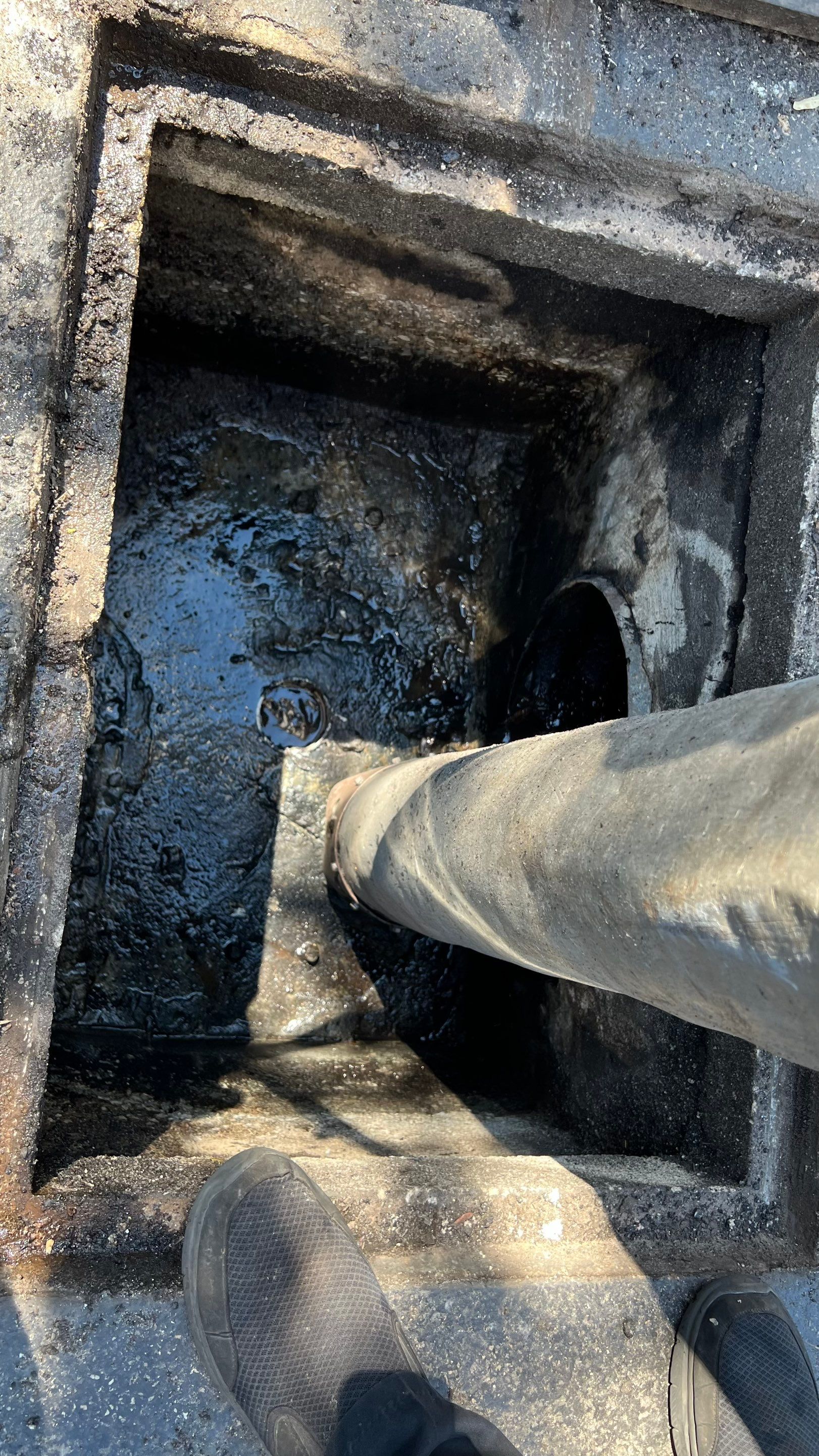 Apartment Complex Storm Water System Cleaning and Maintenance by APS Power & Water
