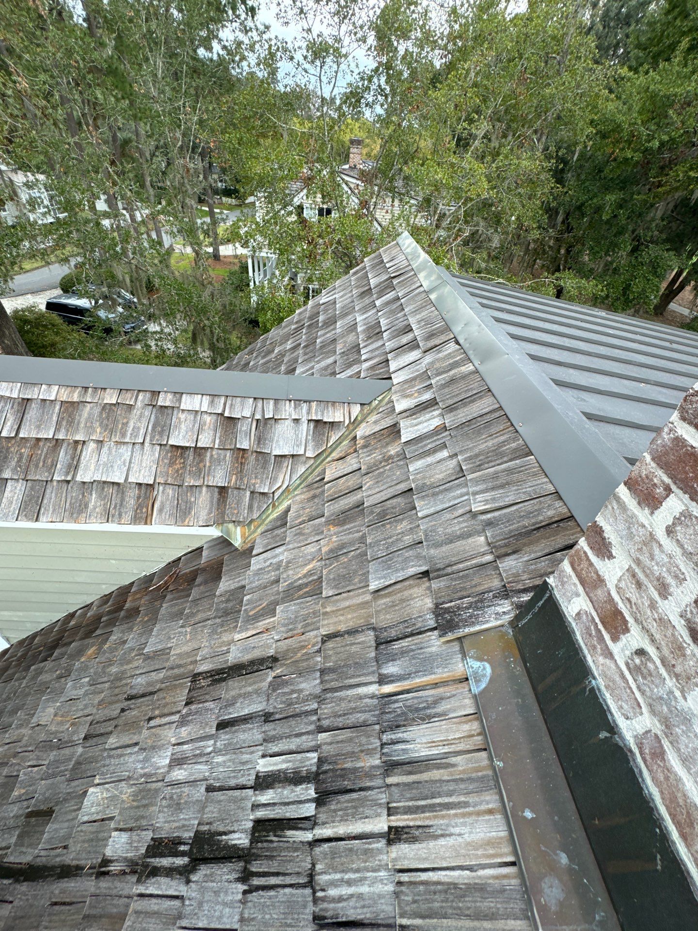 A Ford Plantation Classic by A Good Roofer Near Me 