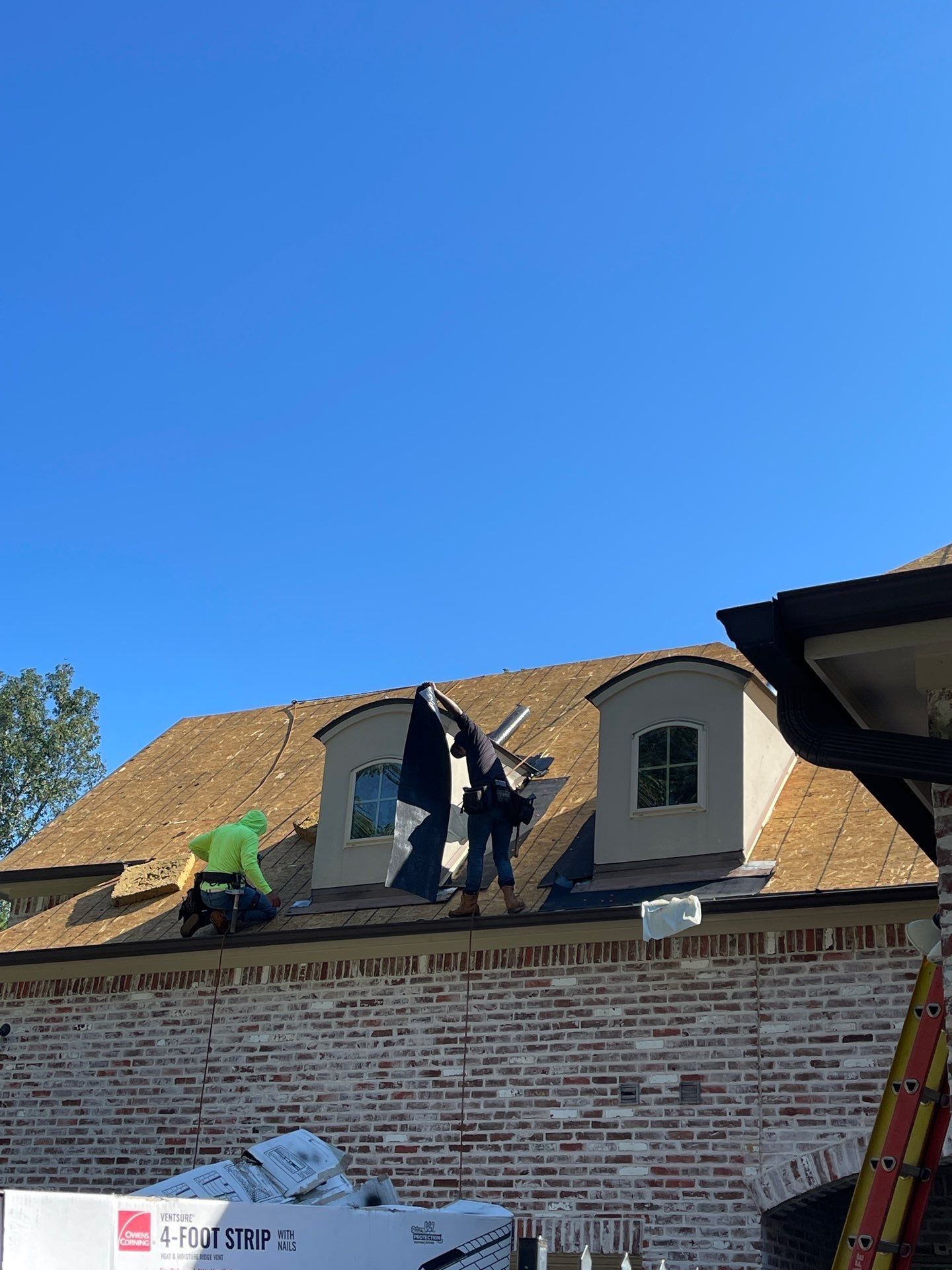Residential Roofing Installation using Owen's Corning Duration (Lifetime) Shingles by Roof Repair Company