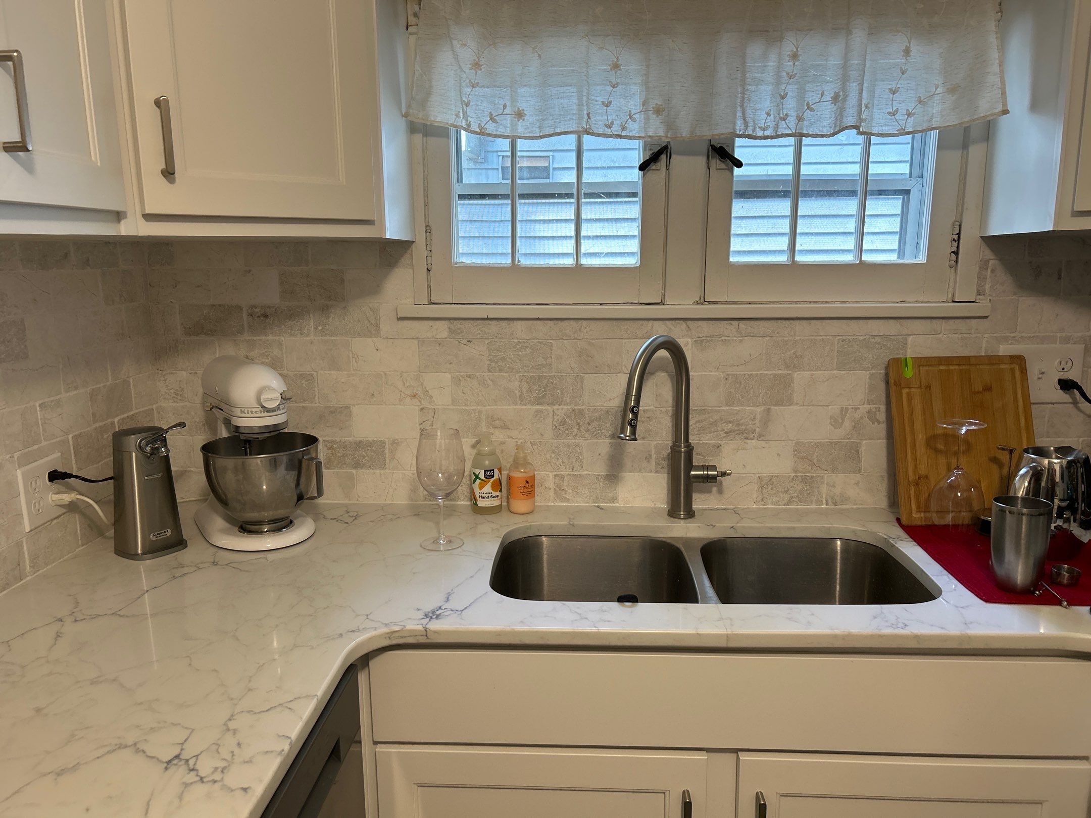 Natural Marble Tile Backsplash Installation in Louisville by Footprints Floors Kentucky