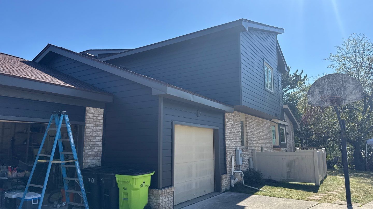 Siding Replacement using Alside S7 Cedar Mill Grain Cast Iron by 180 Contractors