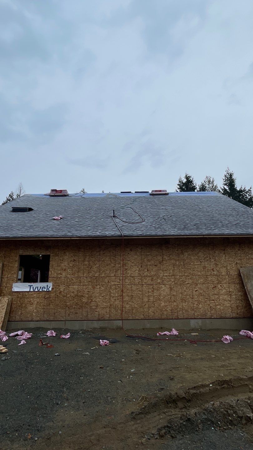 Residential Roofing Installation using OC Oakridge shingles by Top Notch Roofing Inc
