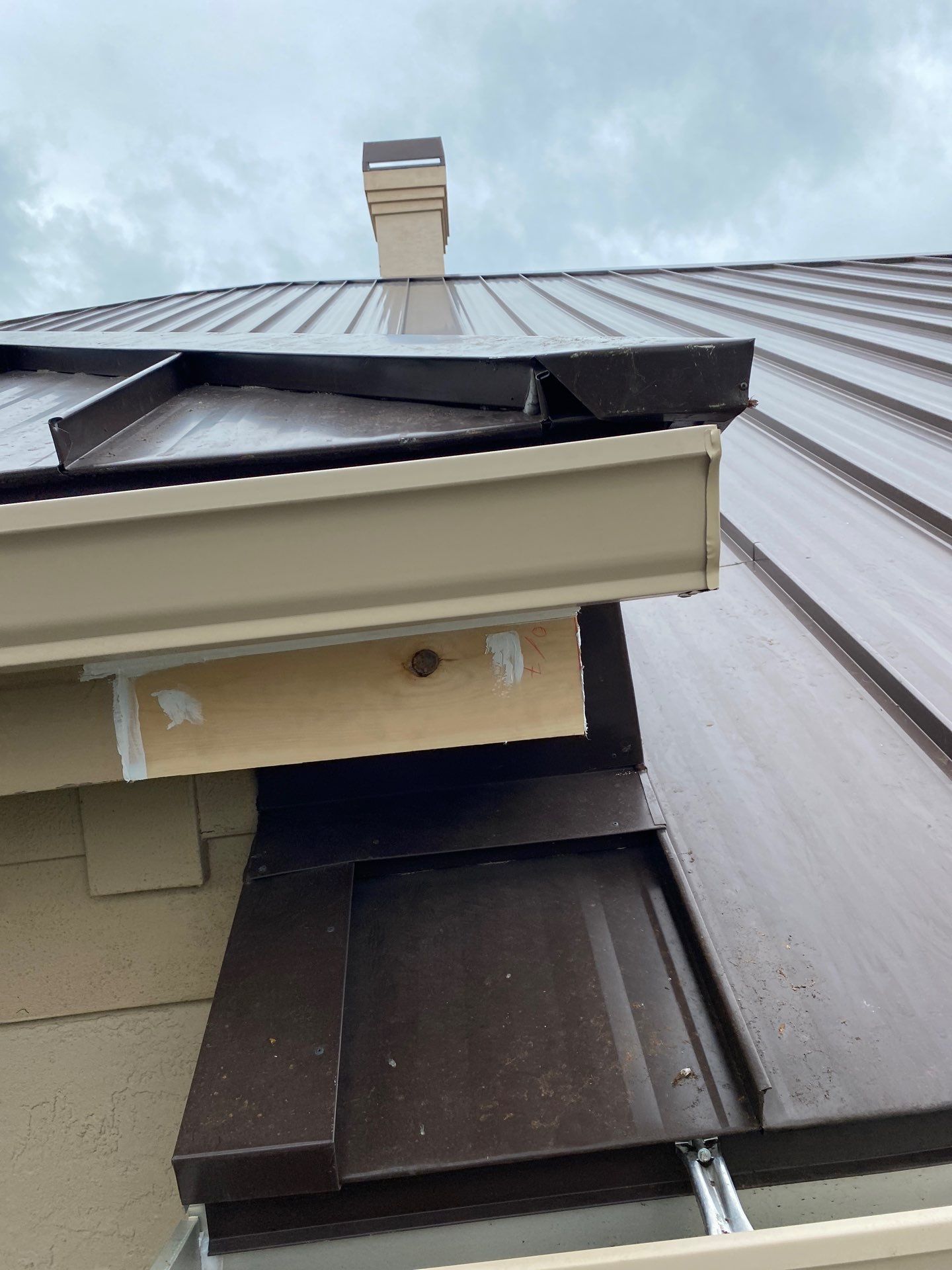 Seamless Gutters in Sarasota FL by Gutter Professors