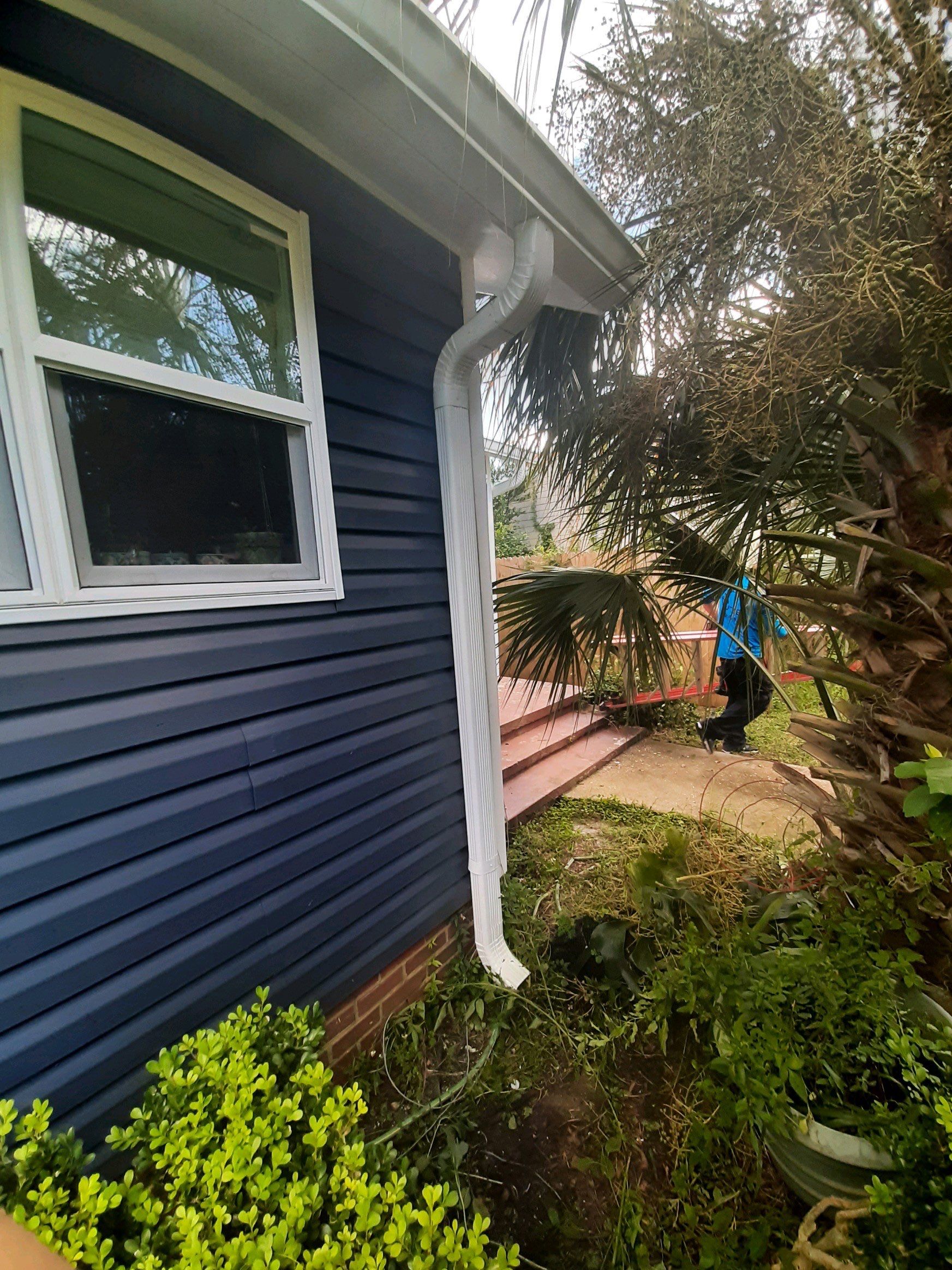 Gutter Installation using K-Style Seamless Gutters by Gutter Professors